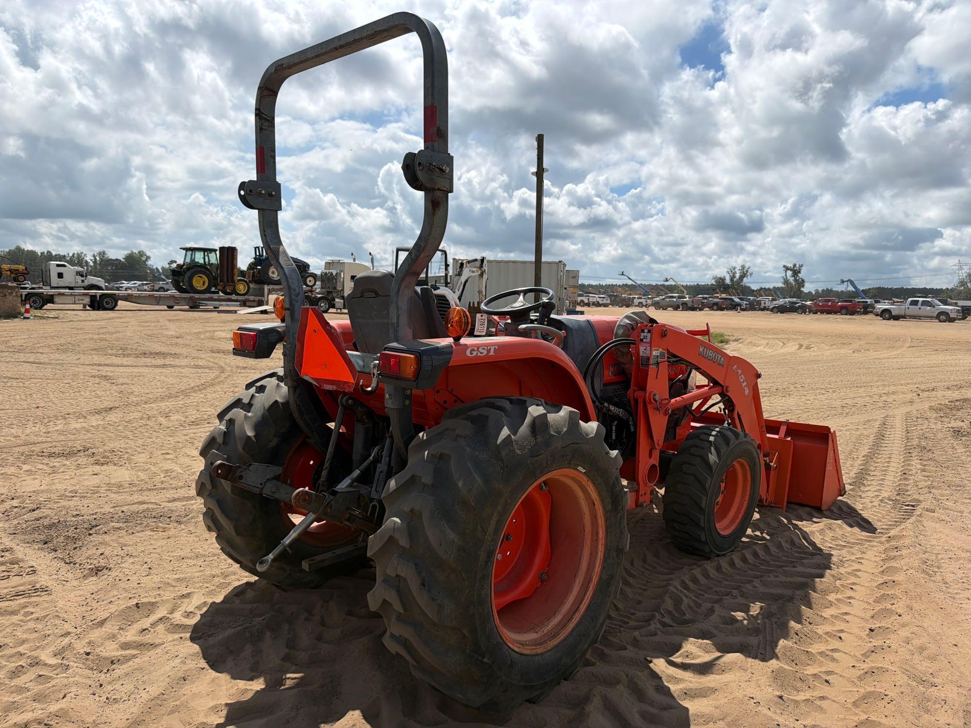 Kubota L3240