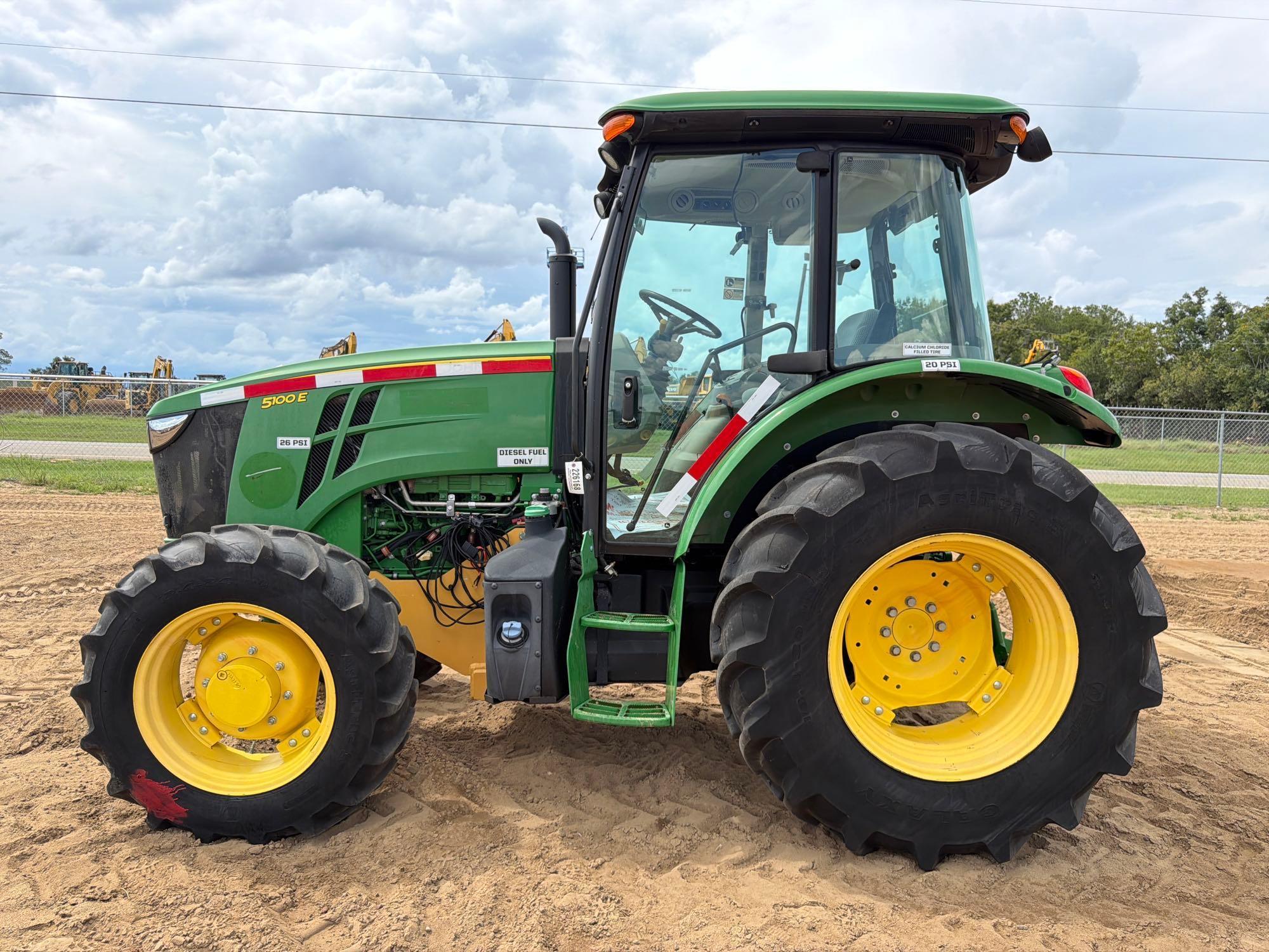 John Deere 5100E