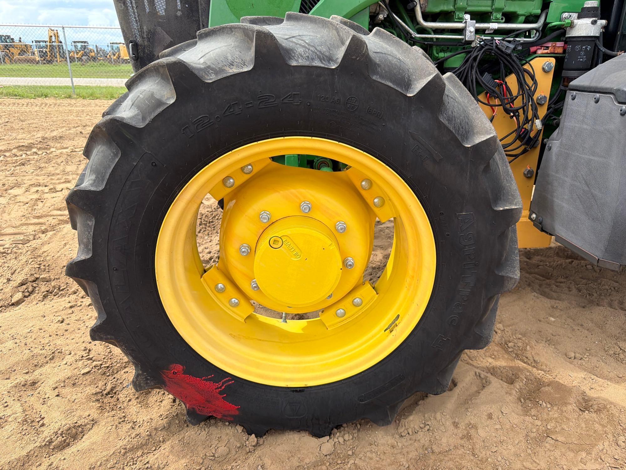 John Deere 5100E