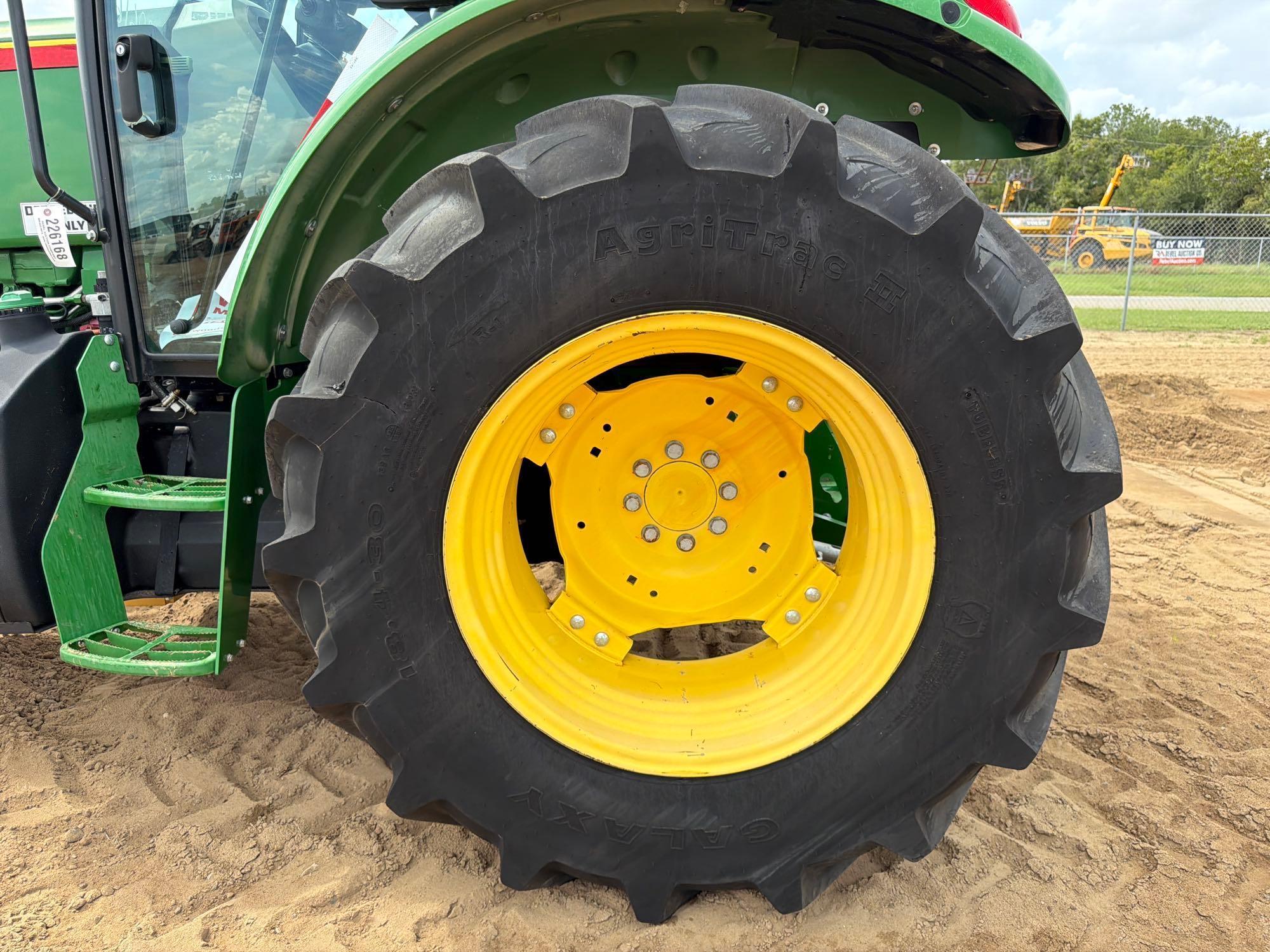 John Deere 5100E