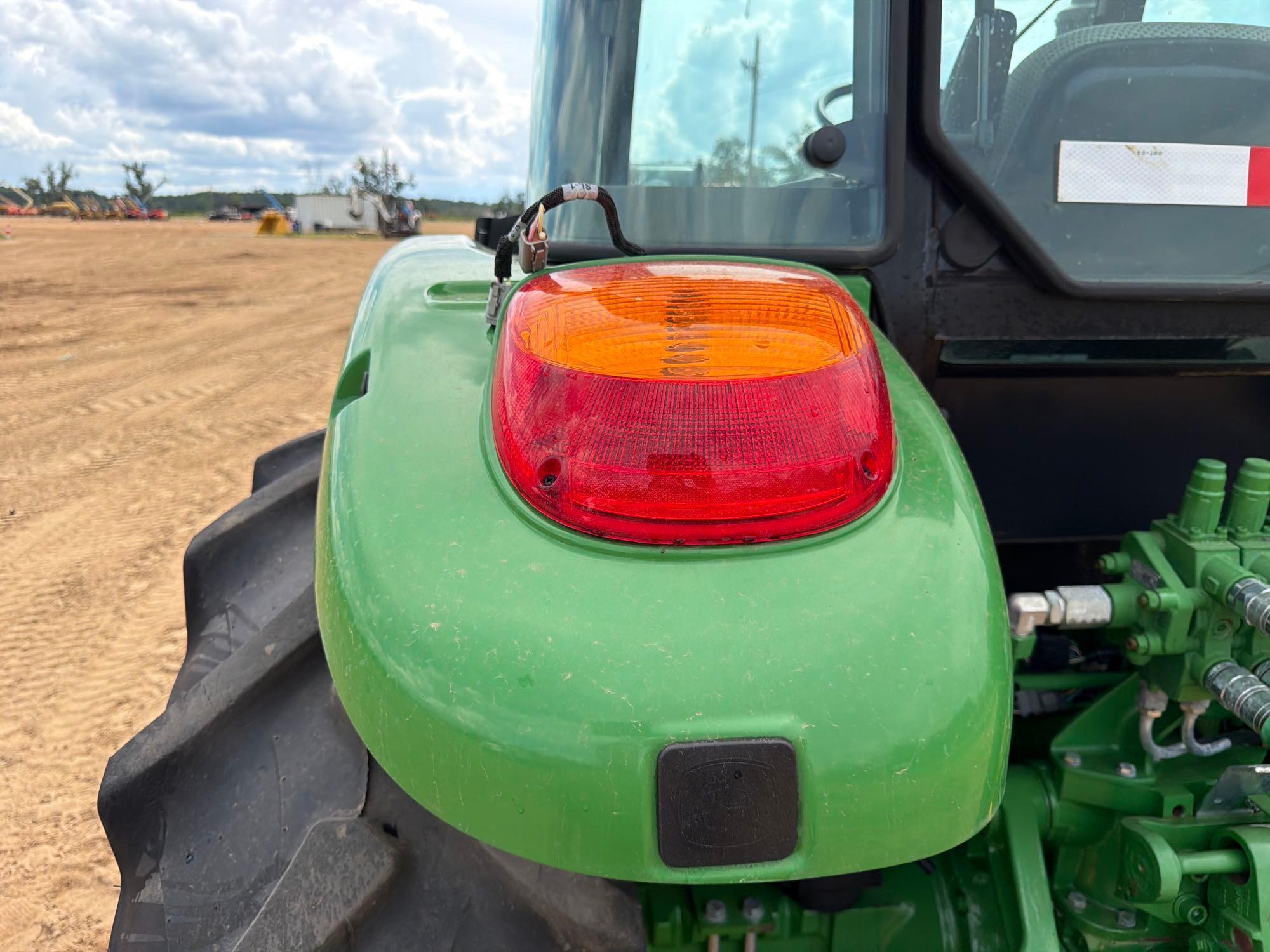 John Deere 5100E