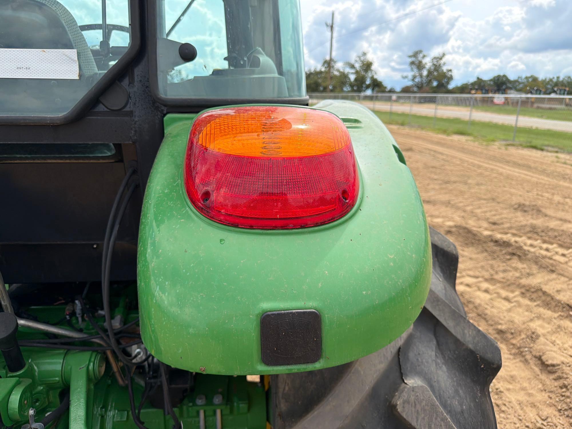 John Deere 5100E