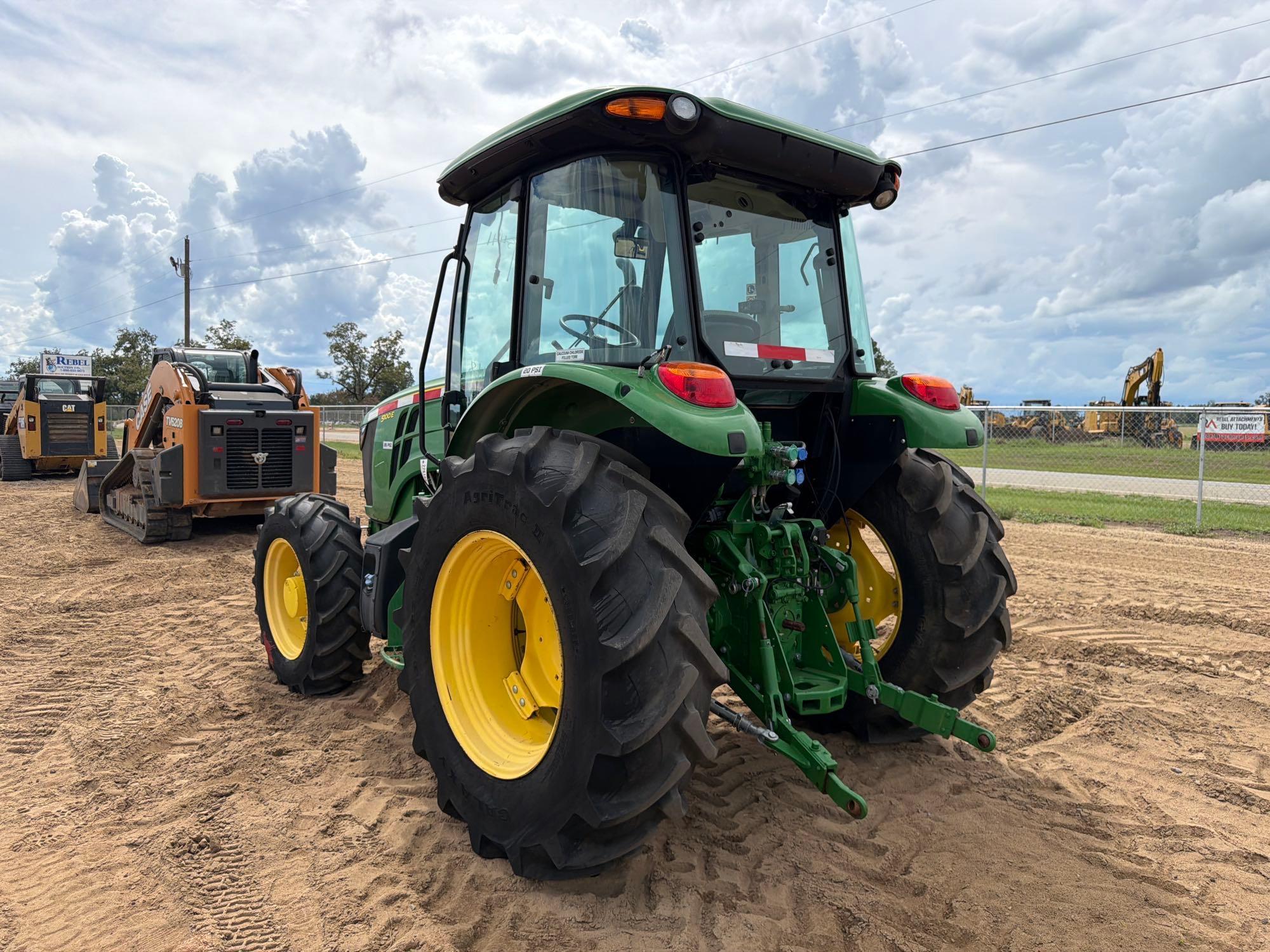 John Deere 5100E