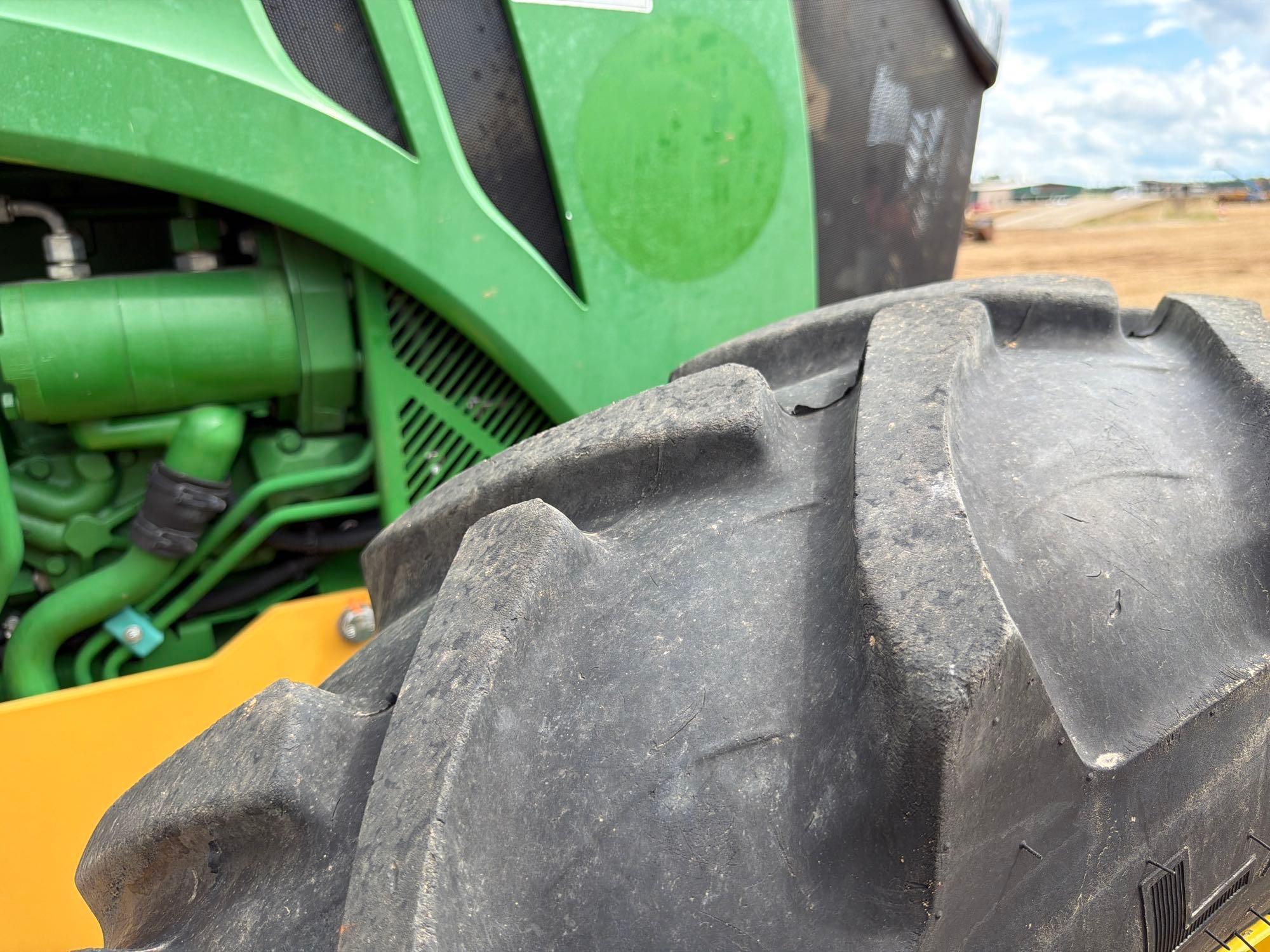 John Deere 5100E
