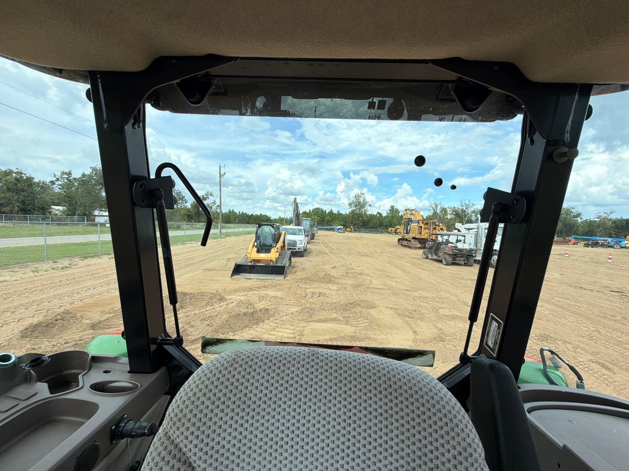 John Deere 5100E