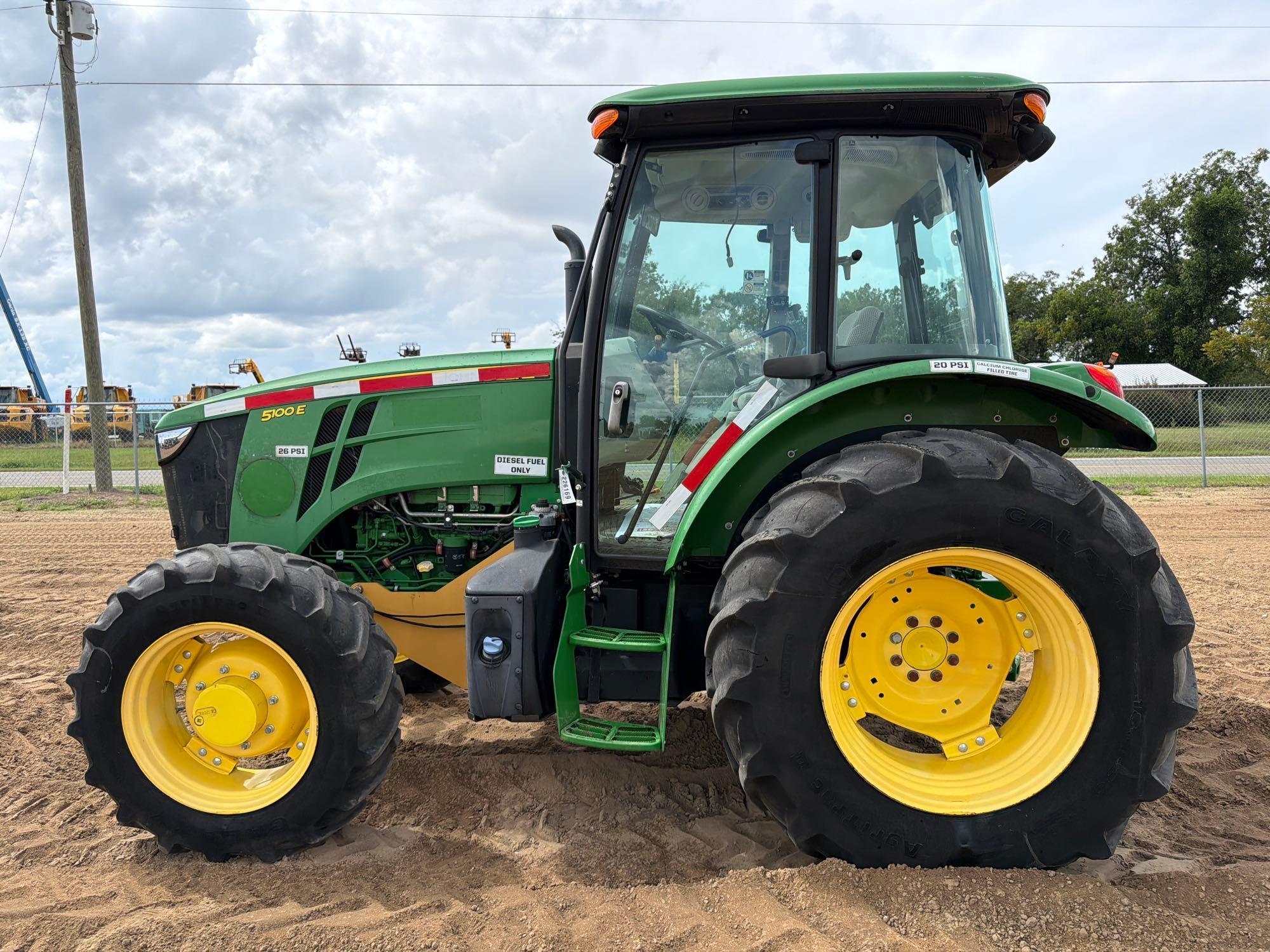 John Deere 5100E