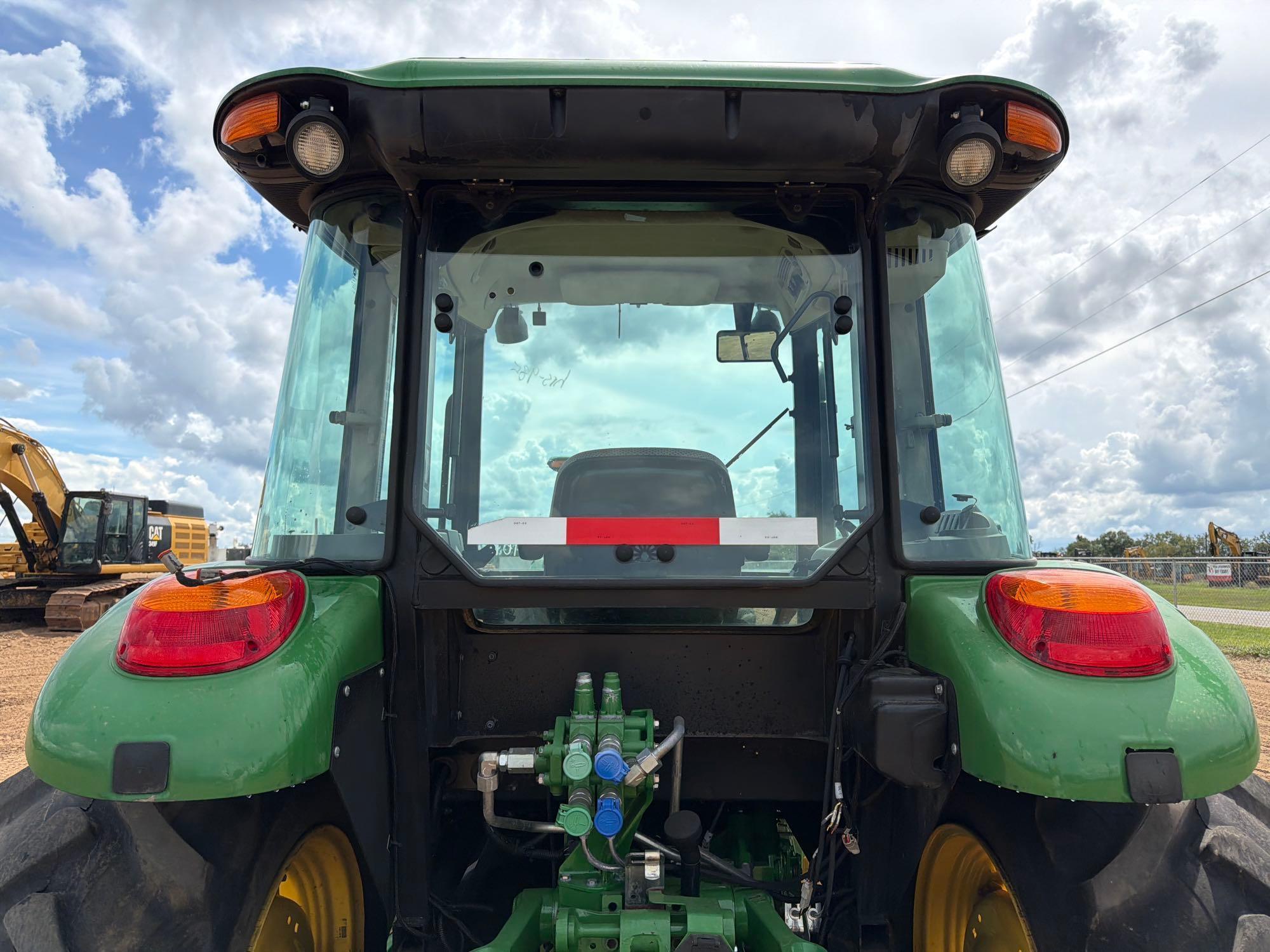 John Deere 5100E