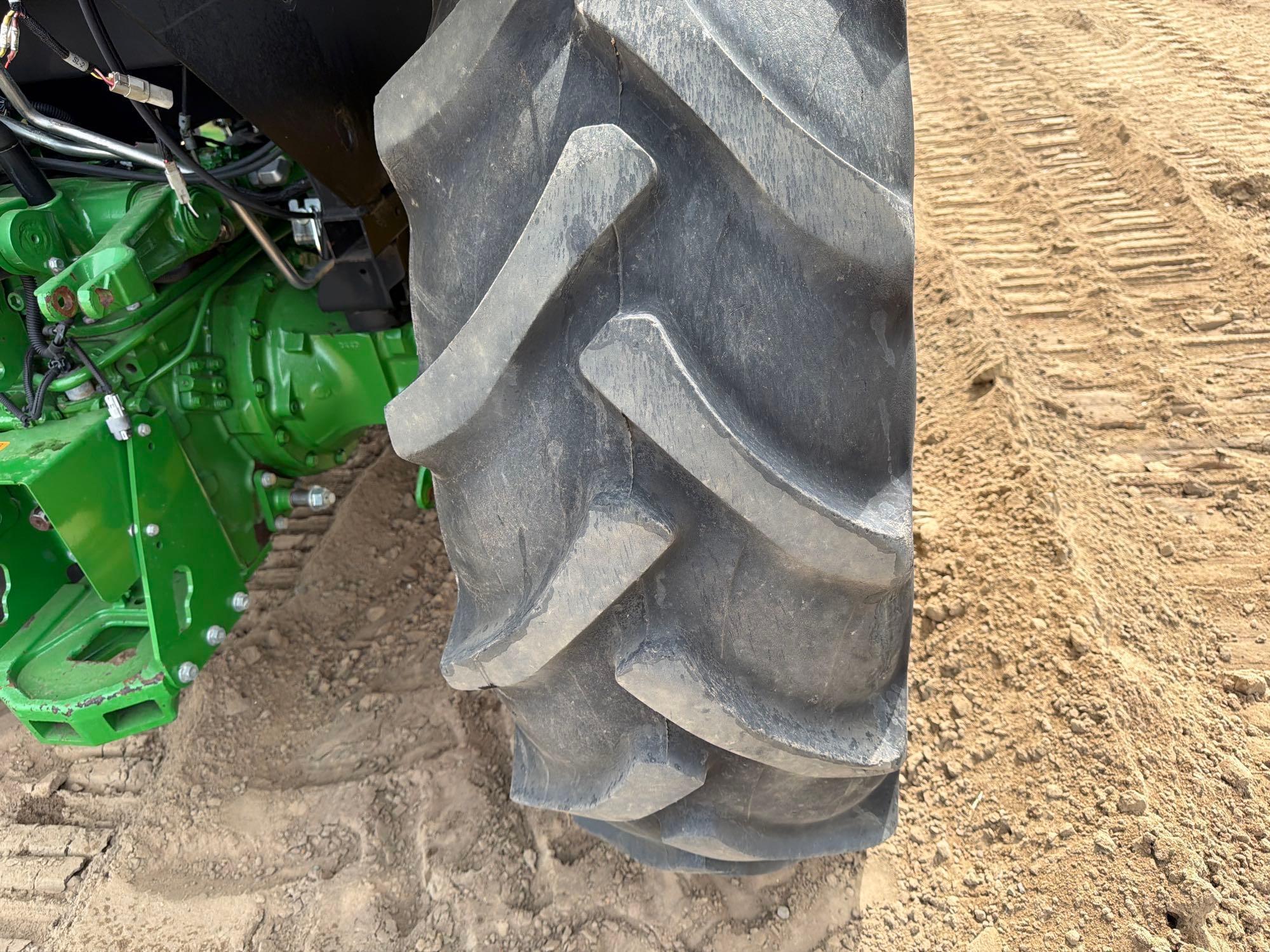 John Deere 5100E