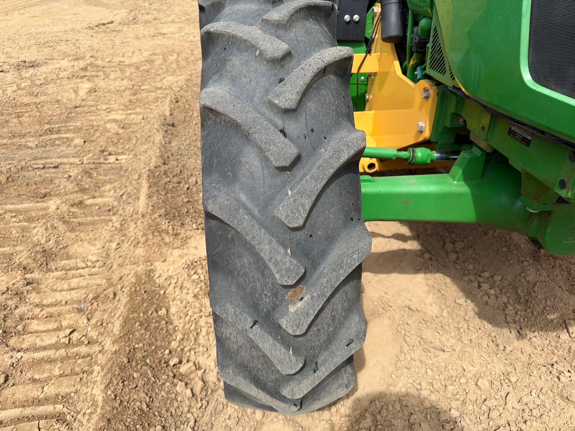 John Deere 5100E