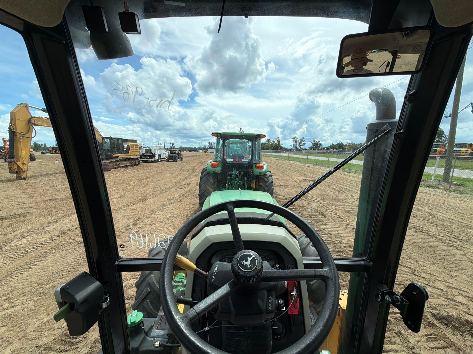 John Deere 5100E
