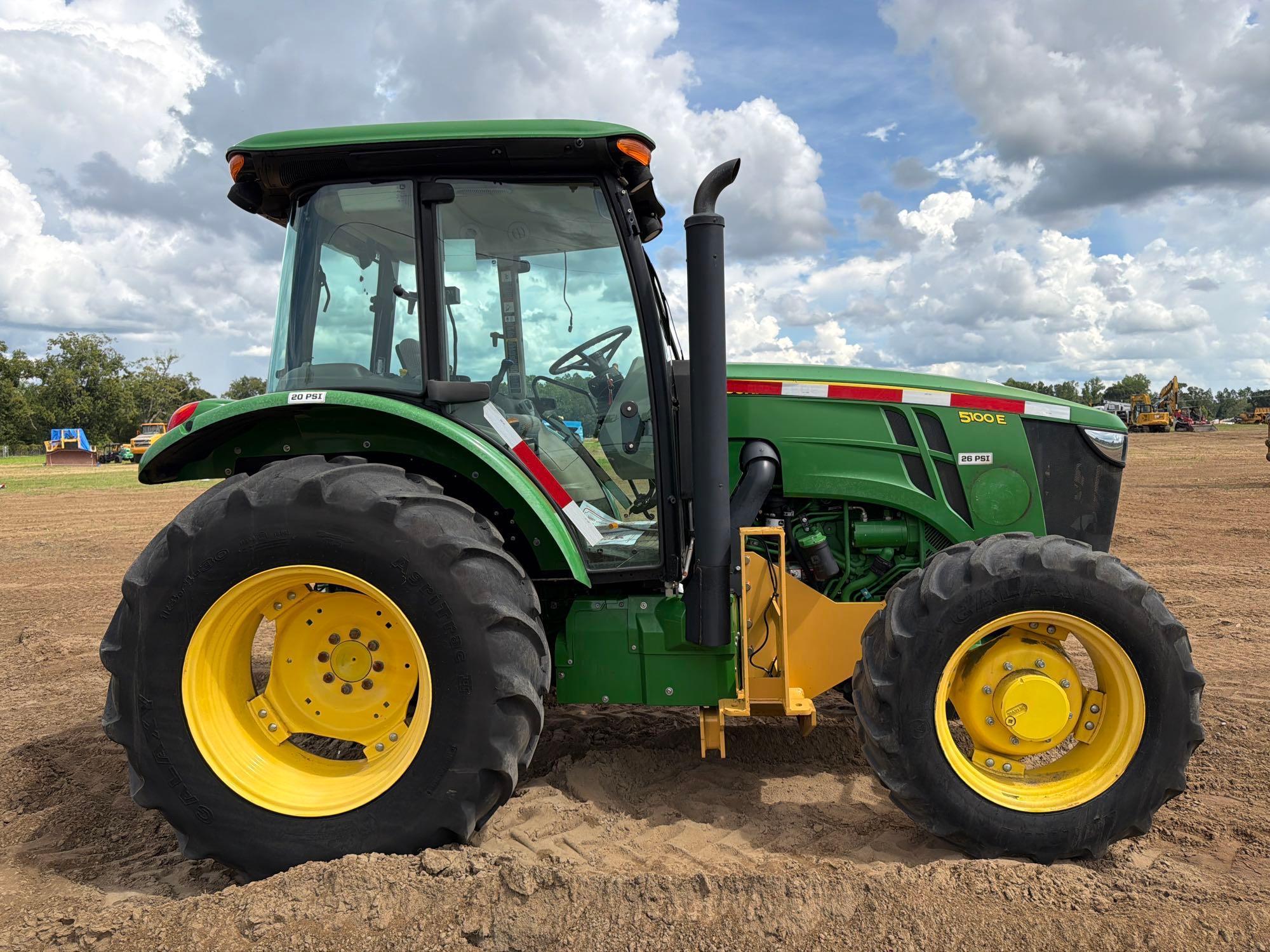 John Deere 5100E