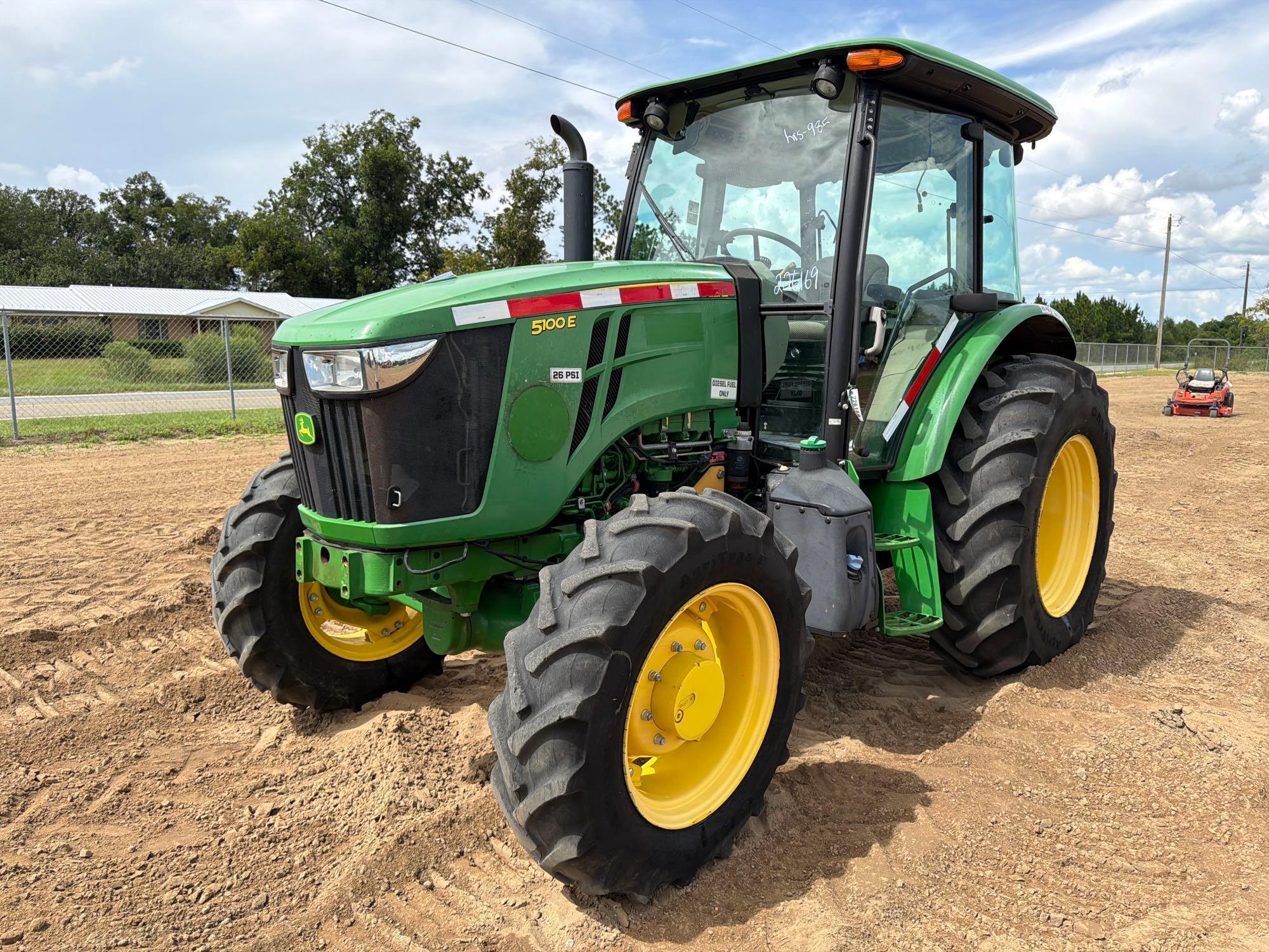 John Deere 5100E
