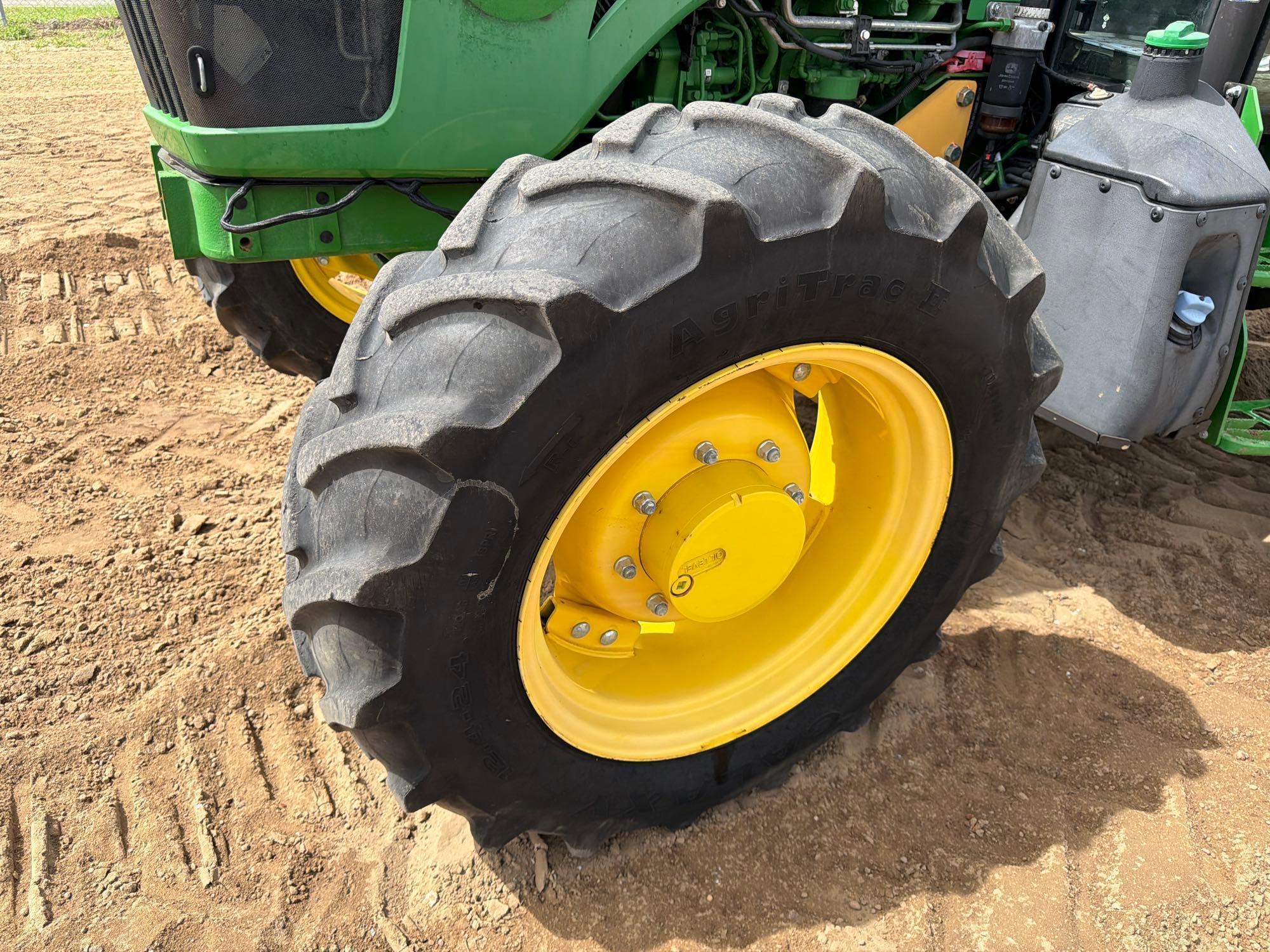John Deere 5100E