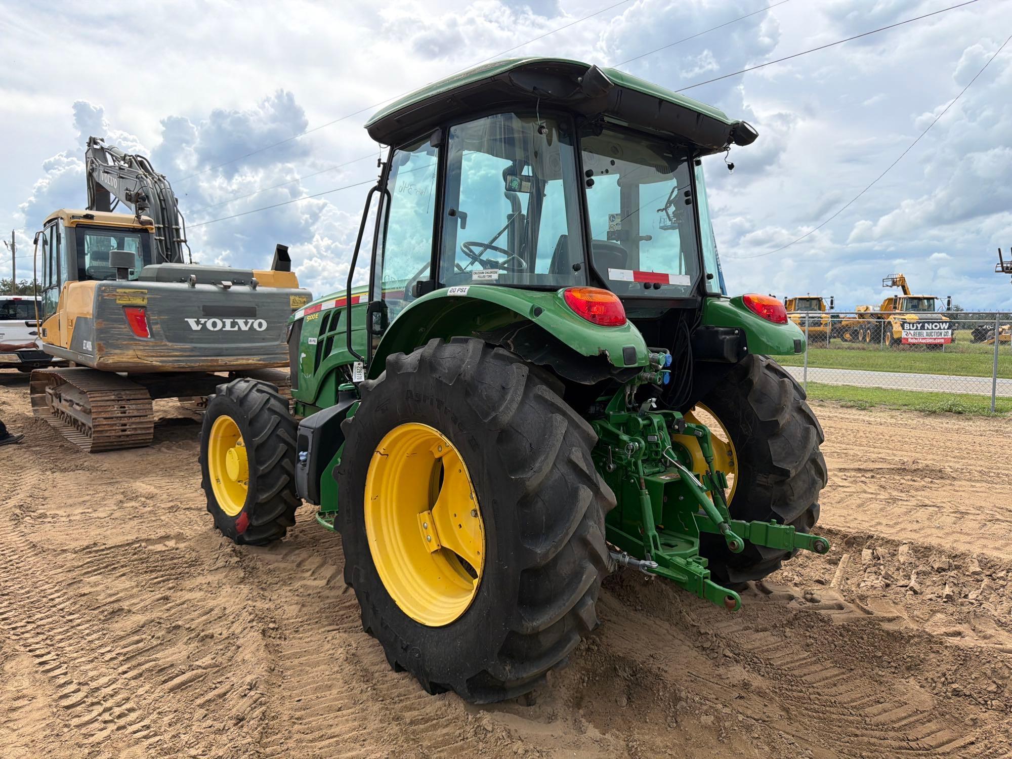 John Deere 5100E
