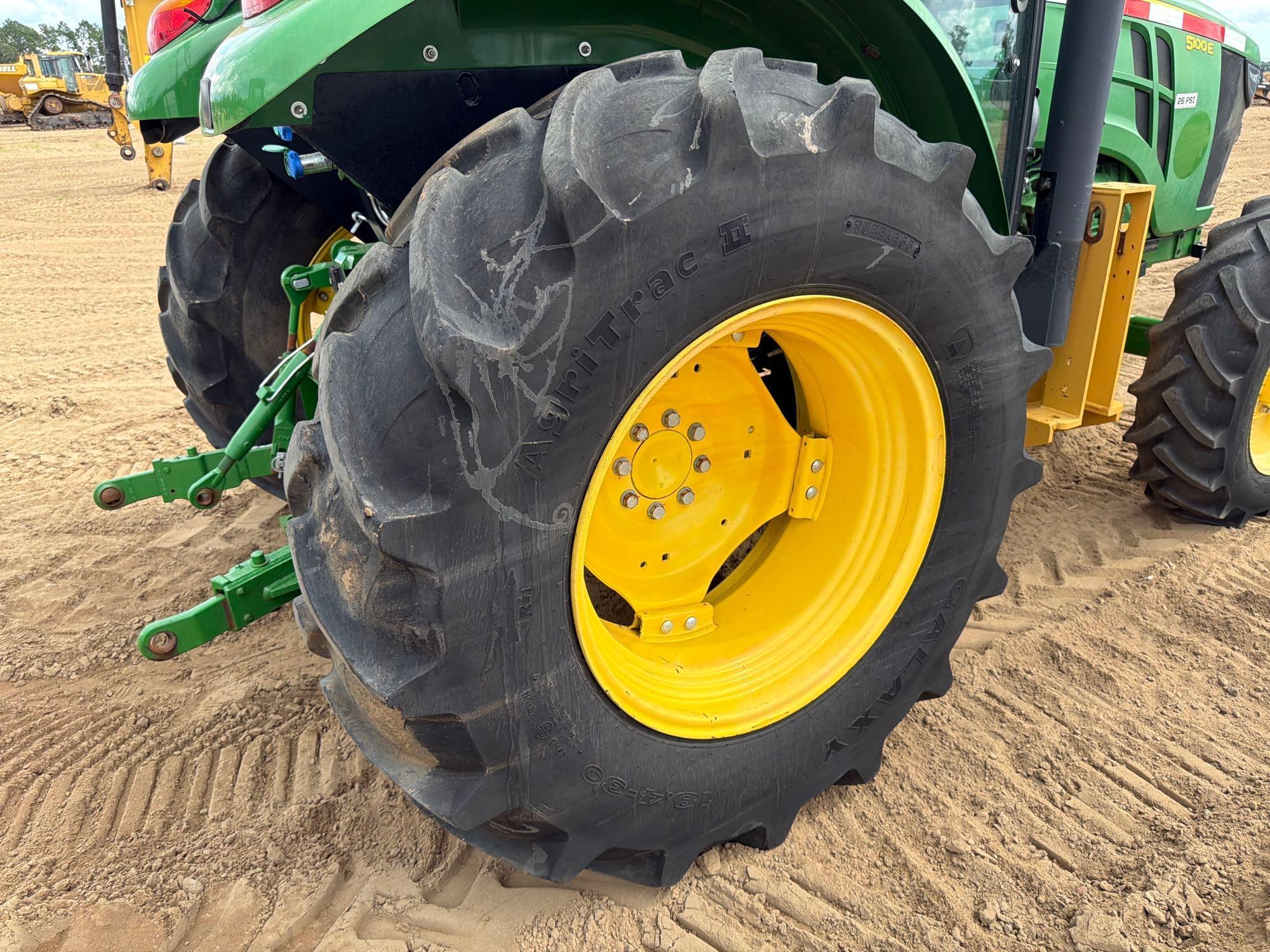 John Deere 5100E
