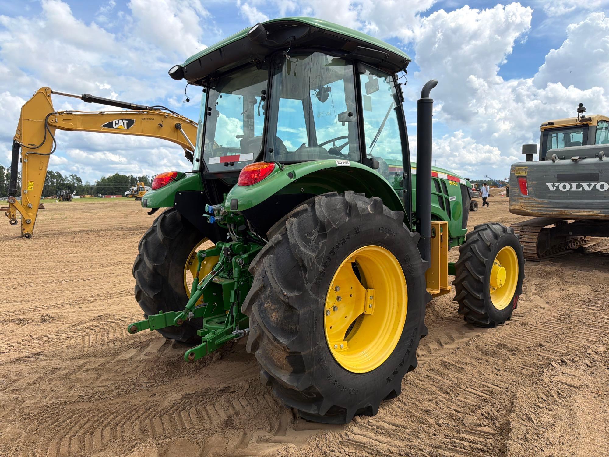 John Deere 5100E