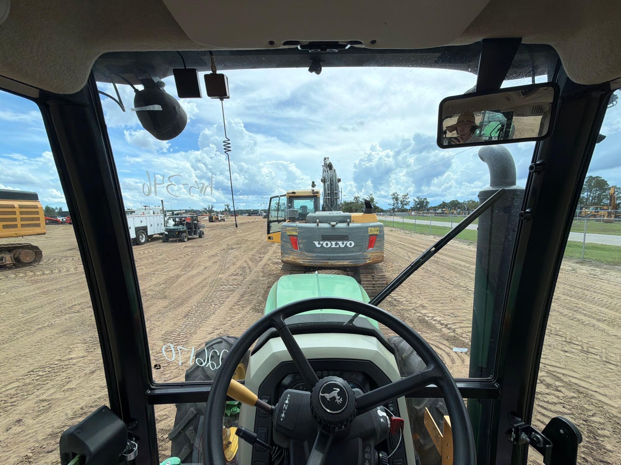 John Deere 5100E