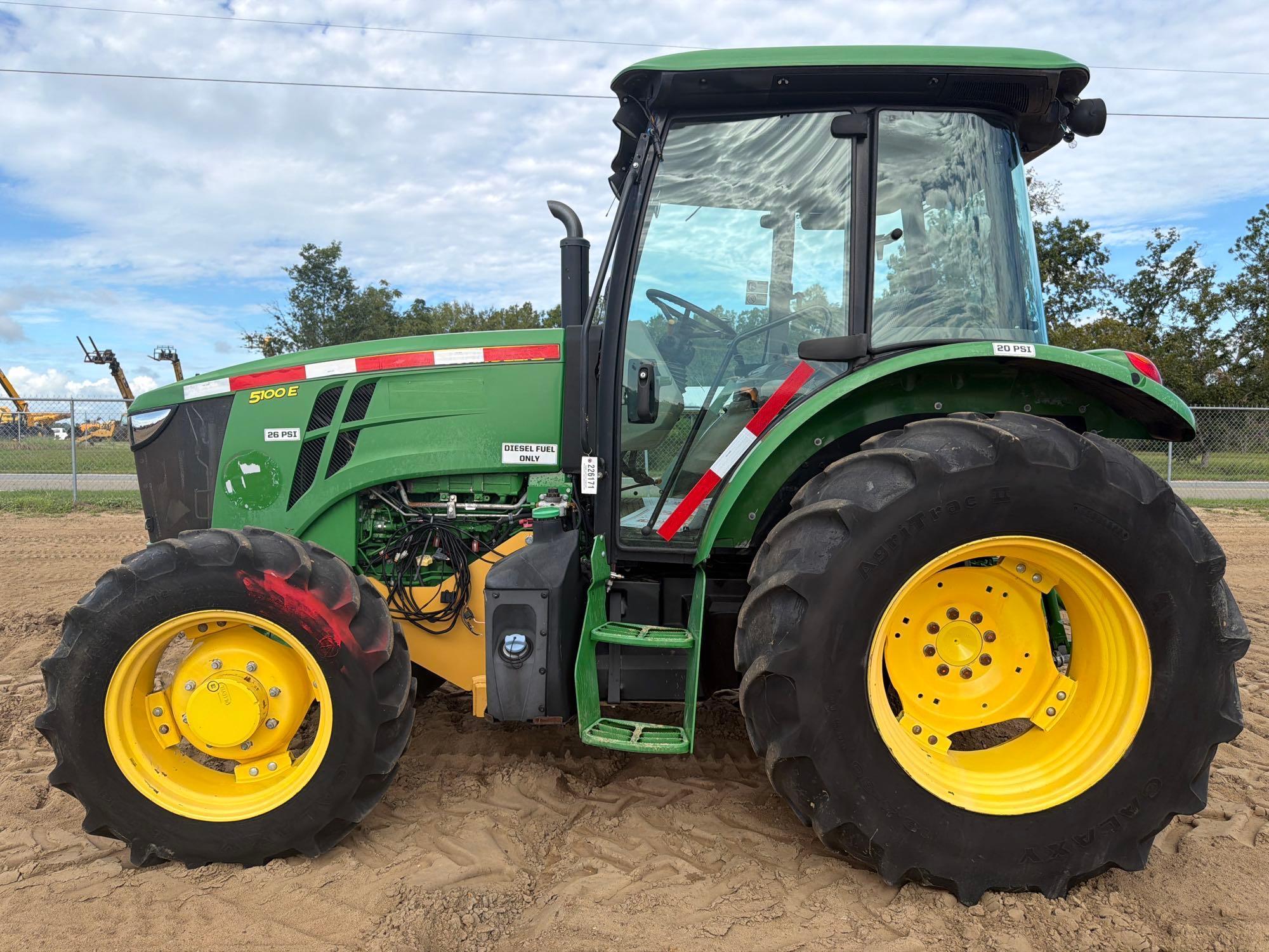 John Deere 5100E