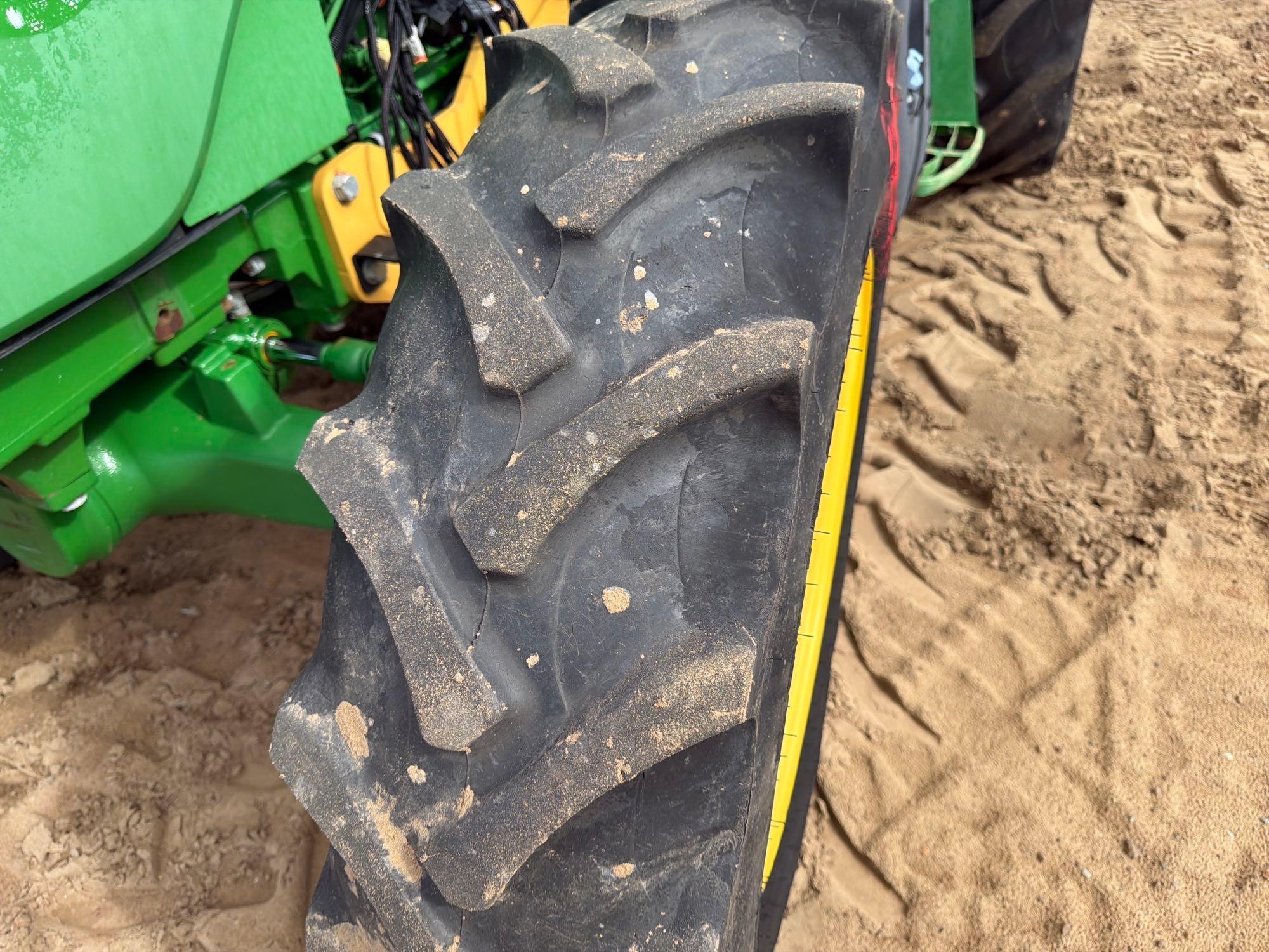 John Deere 5100E