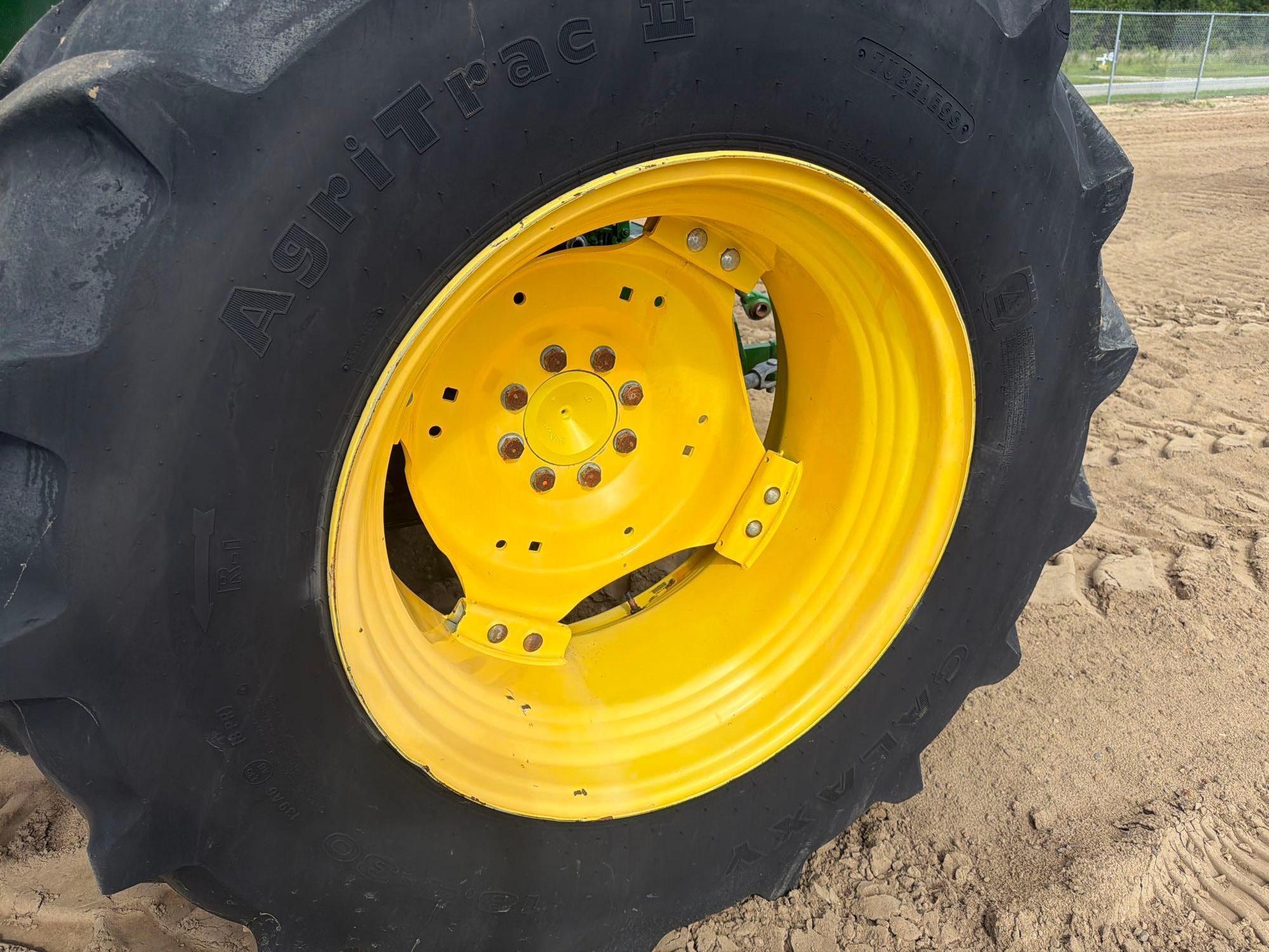 John Deere 5100E