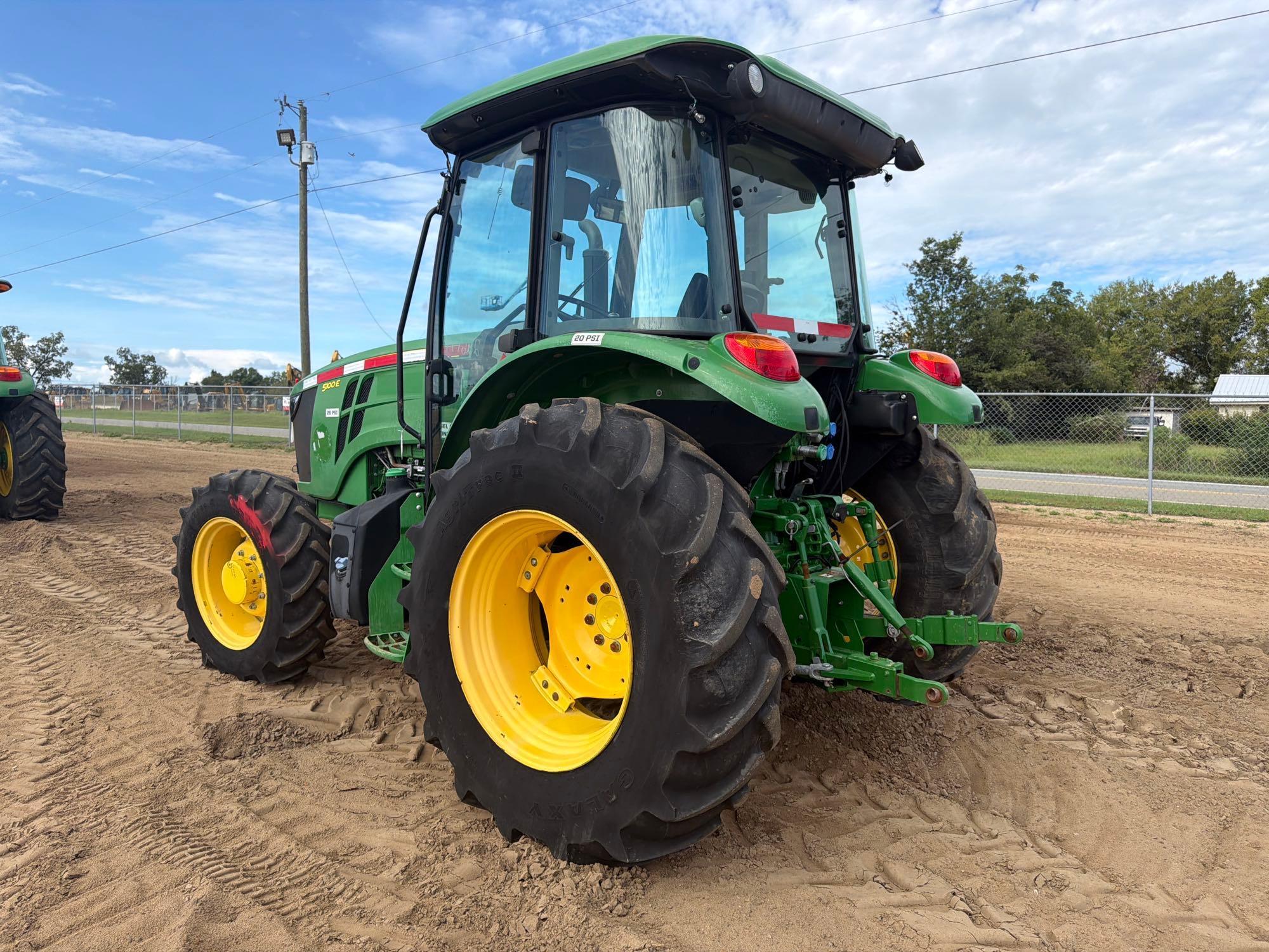 John Deere 5100E