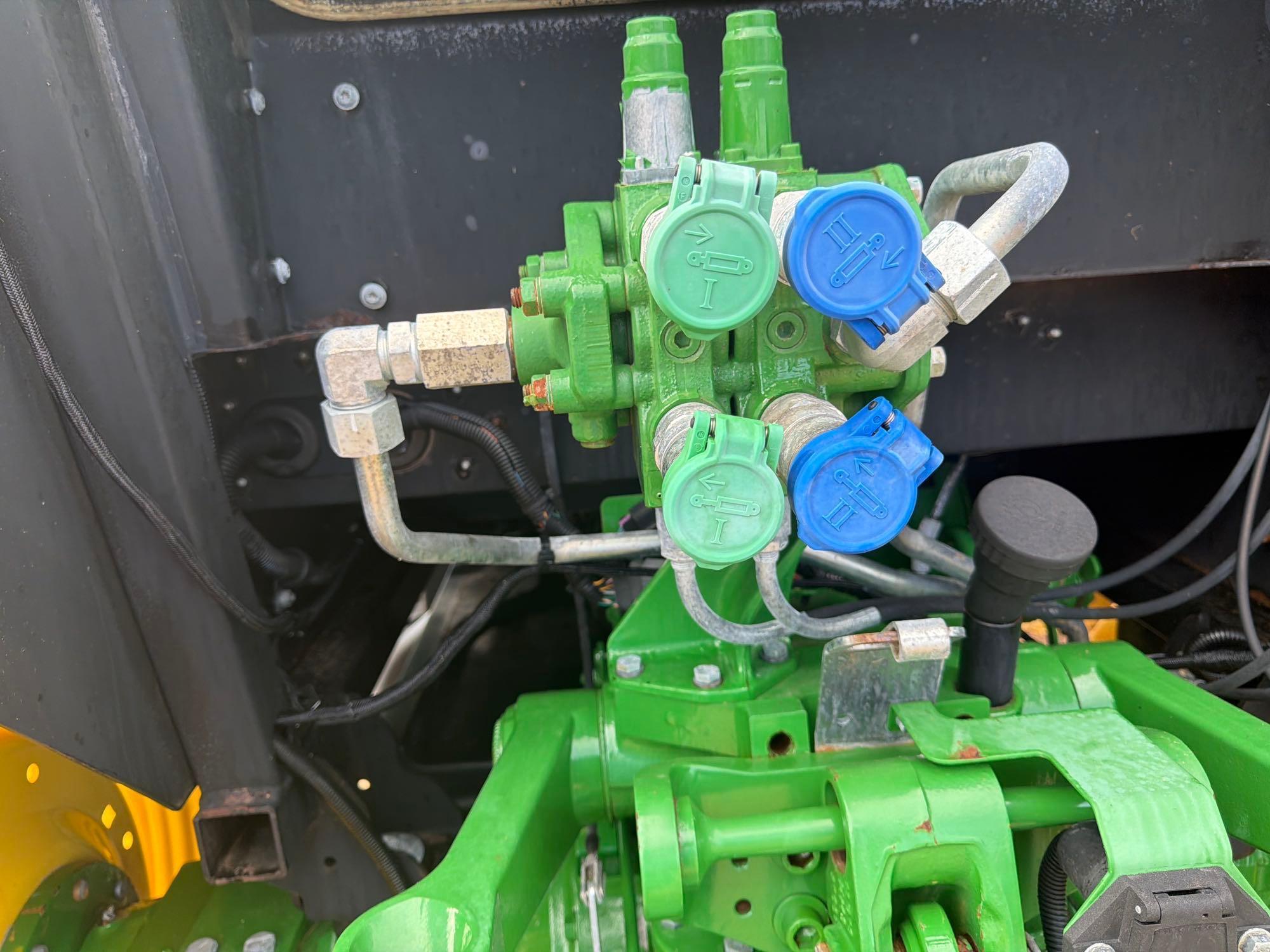 John Deere 5100E