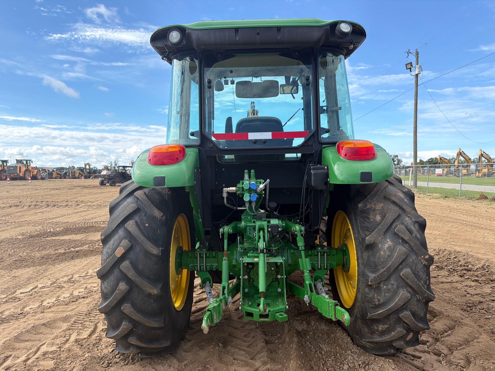 John Deere 5100E