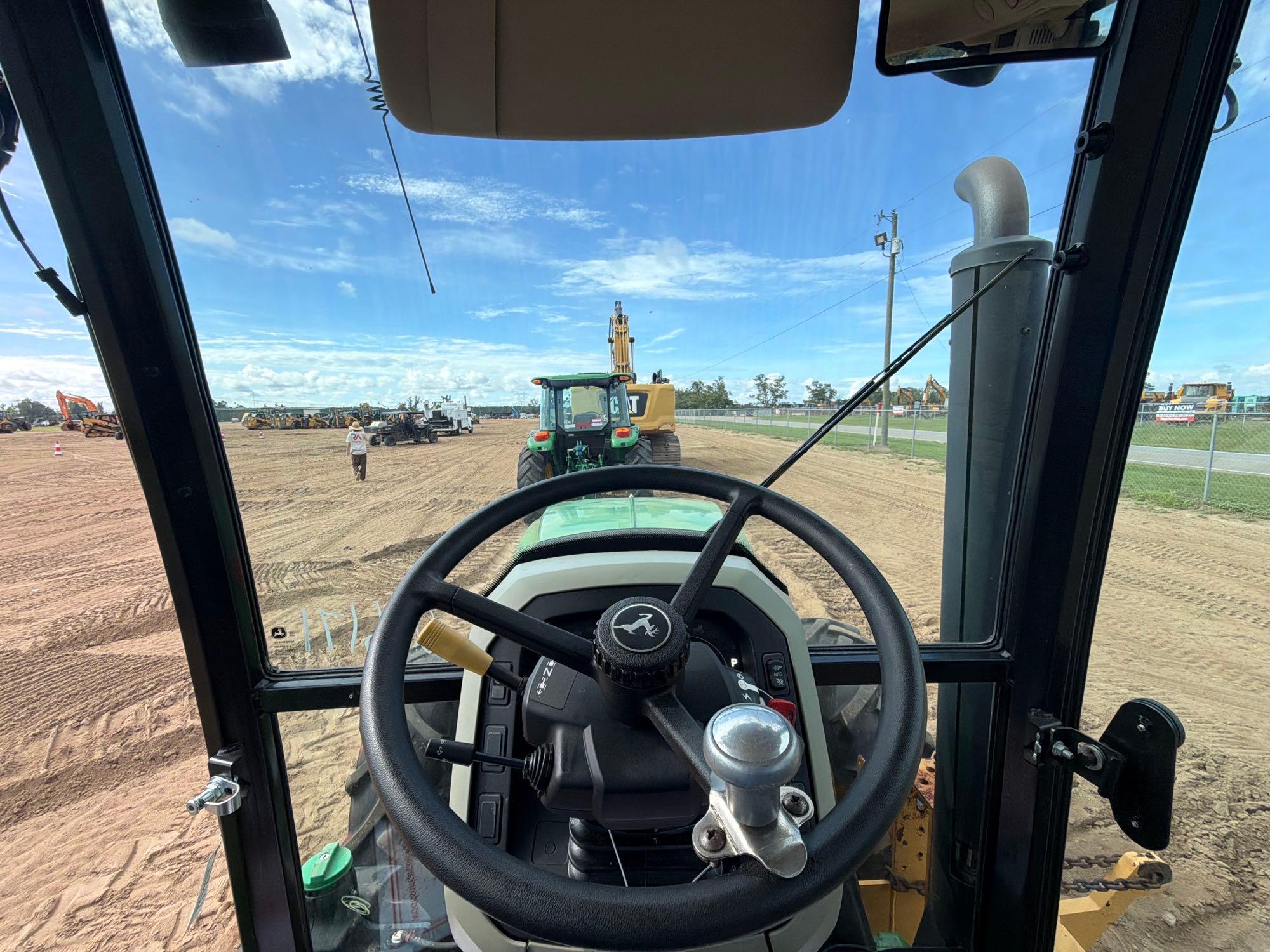 John Deere 5100E