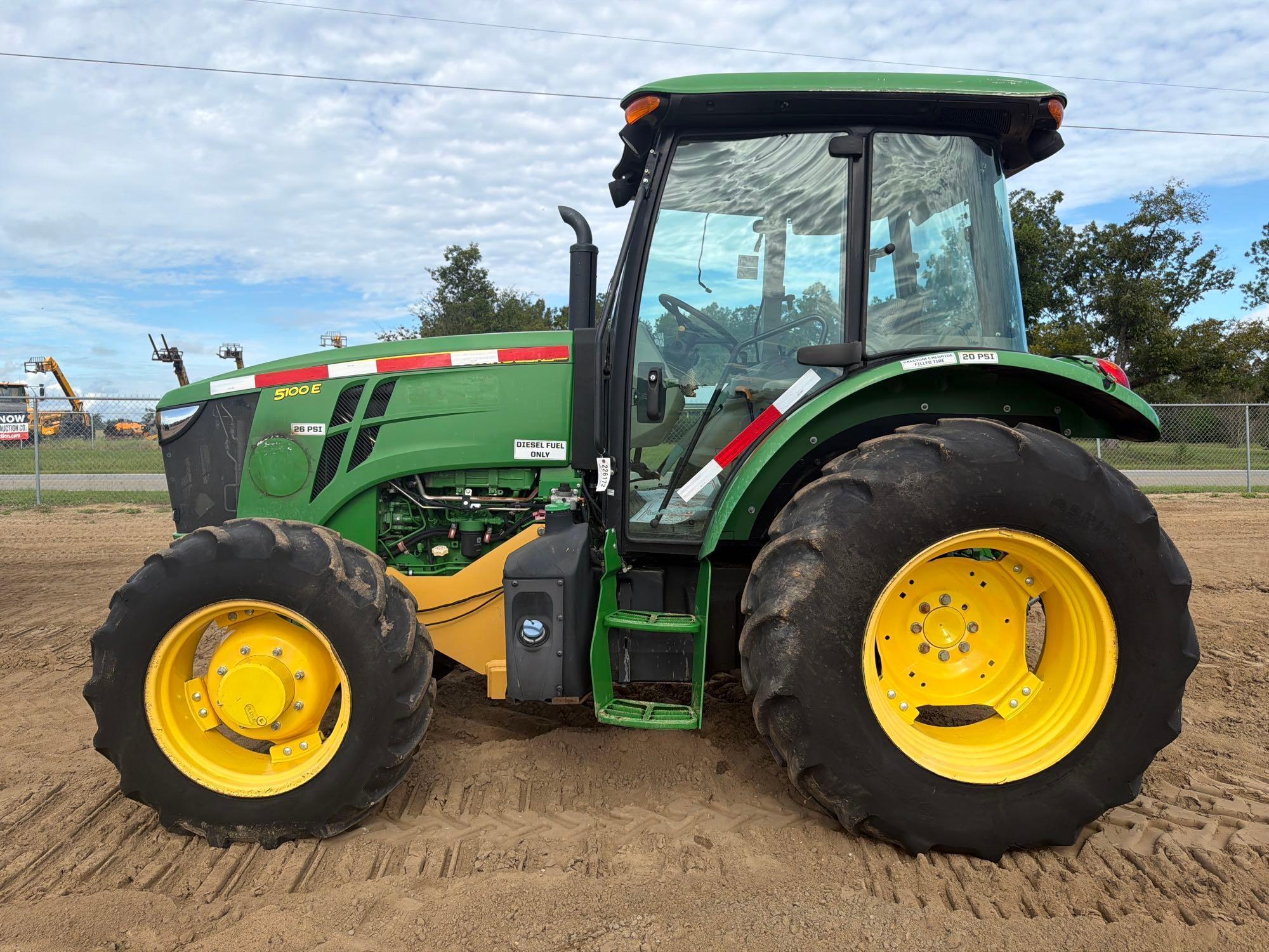 John Deere 5100E