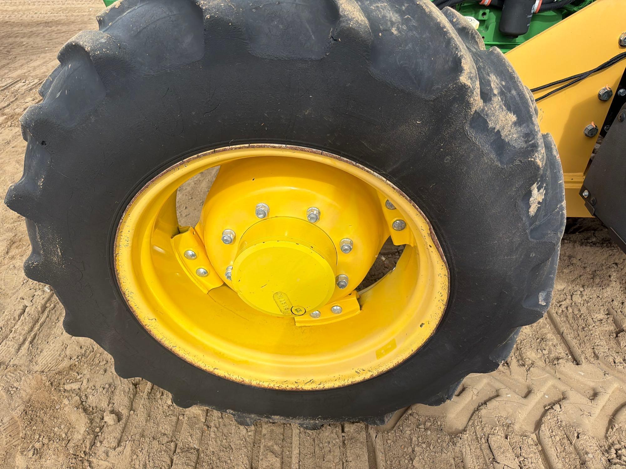 John Deere 5100E