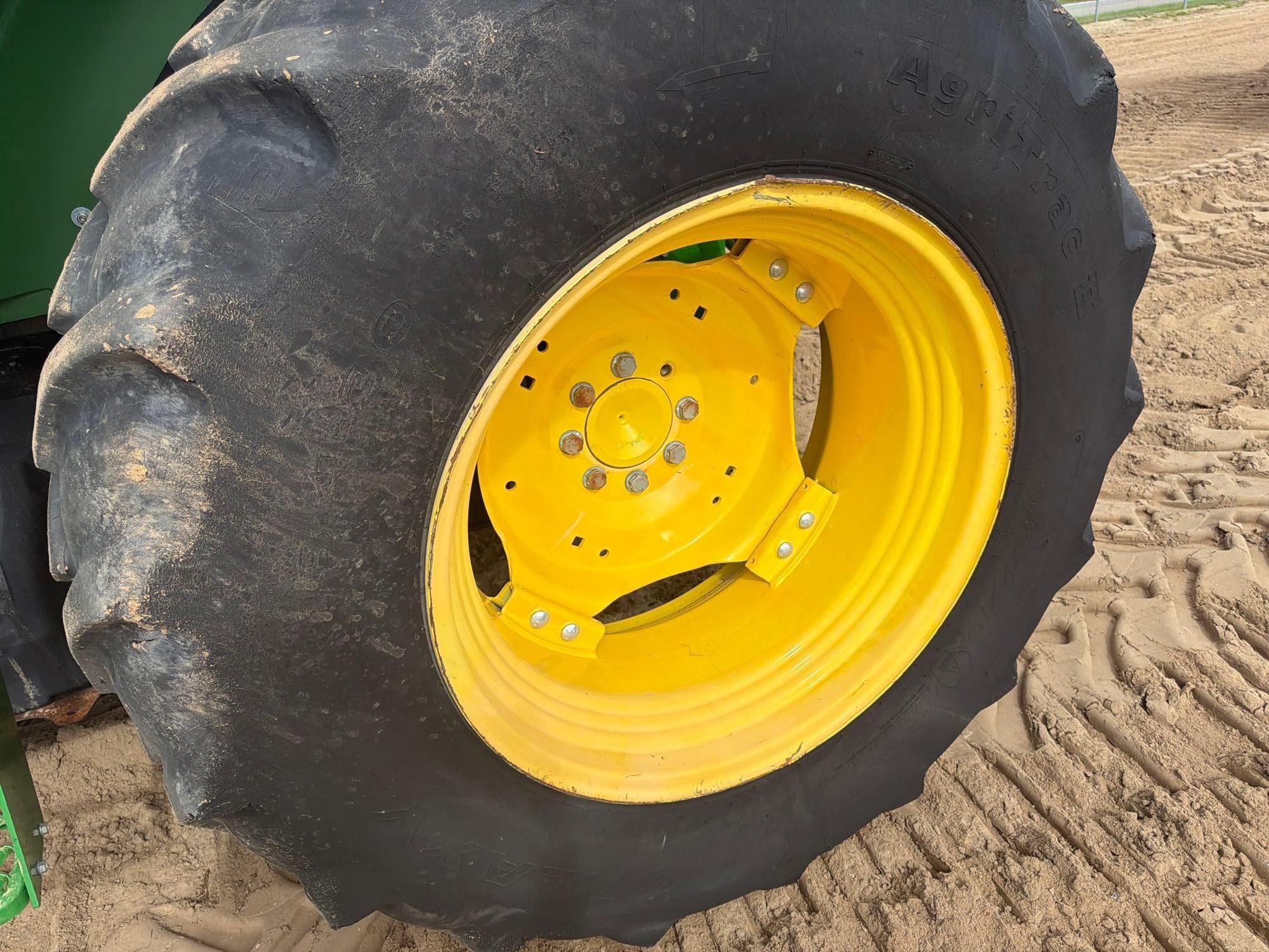 John Deere 5100E
