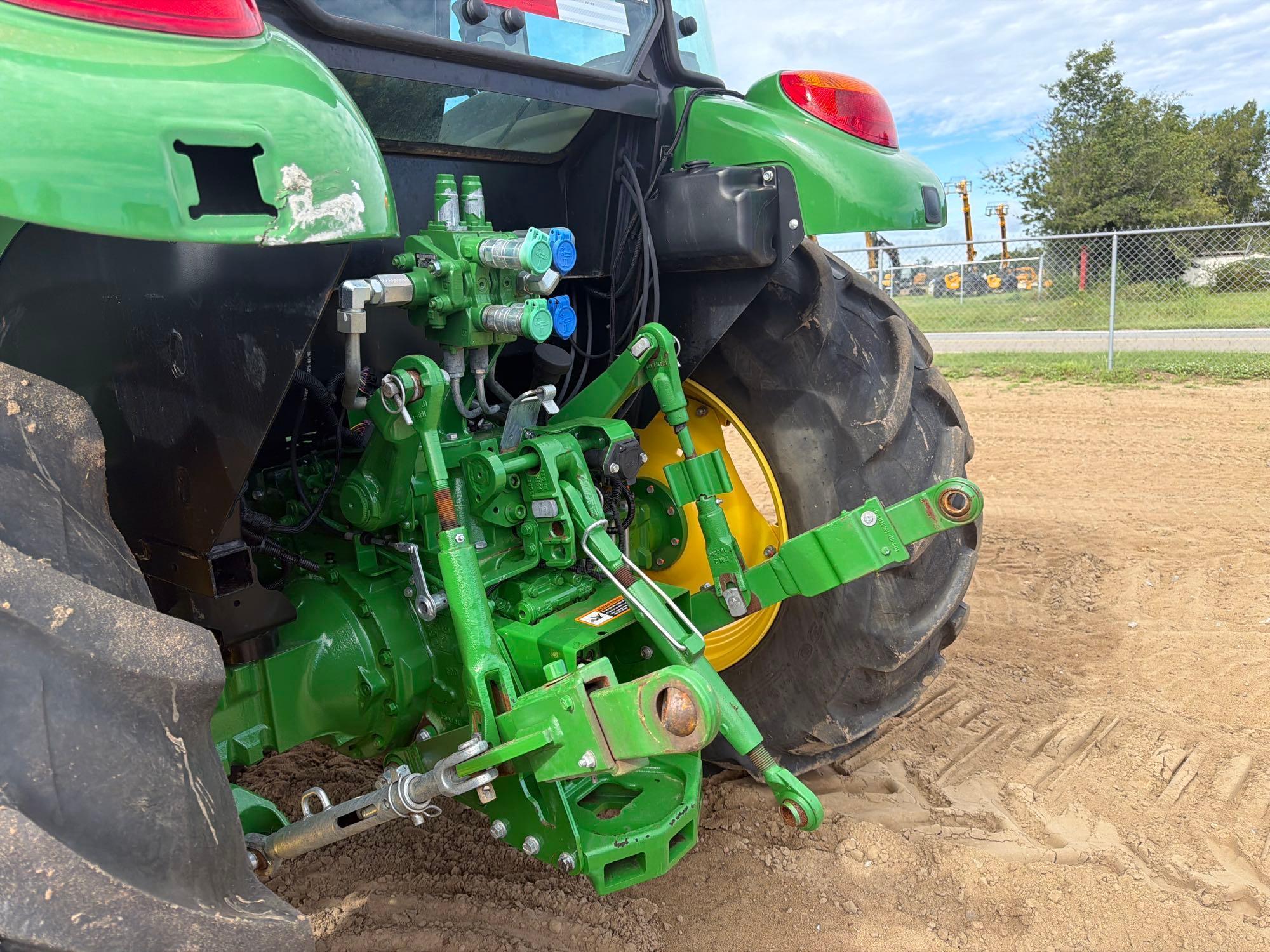 John Deere 5100E