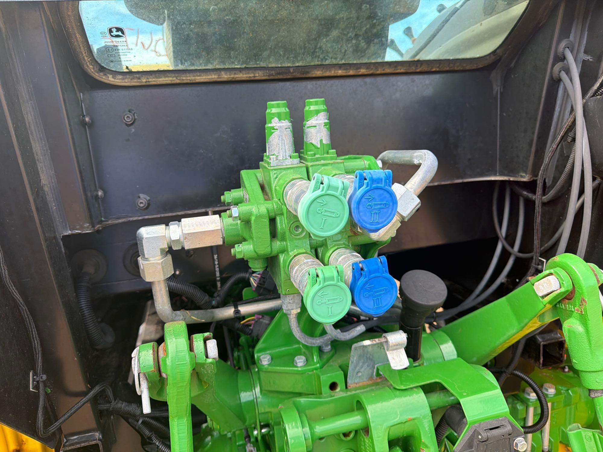 John Deere 5100E