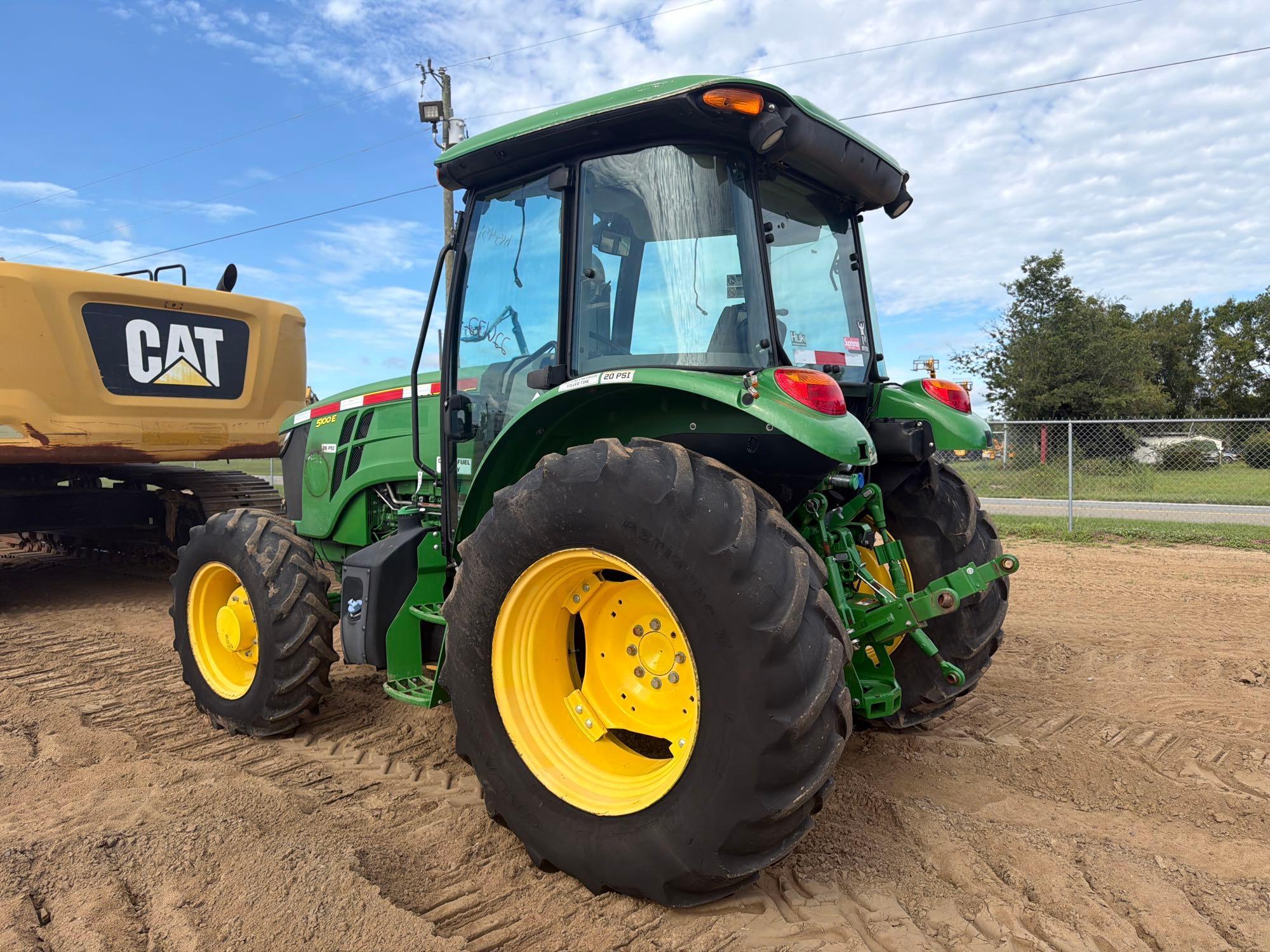 John Deere 5100E
