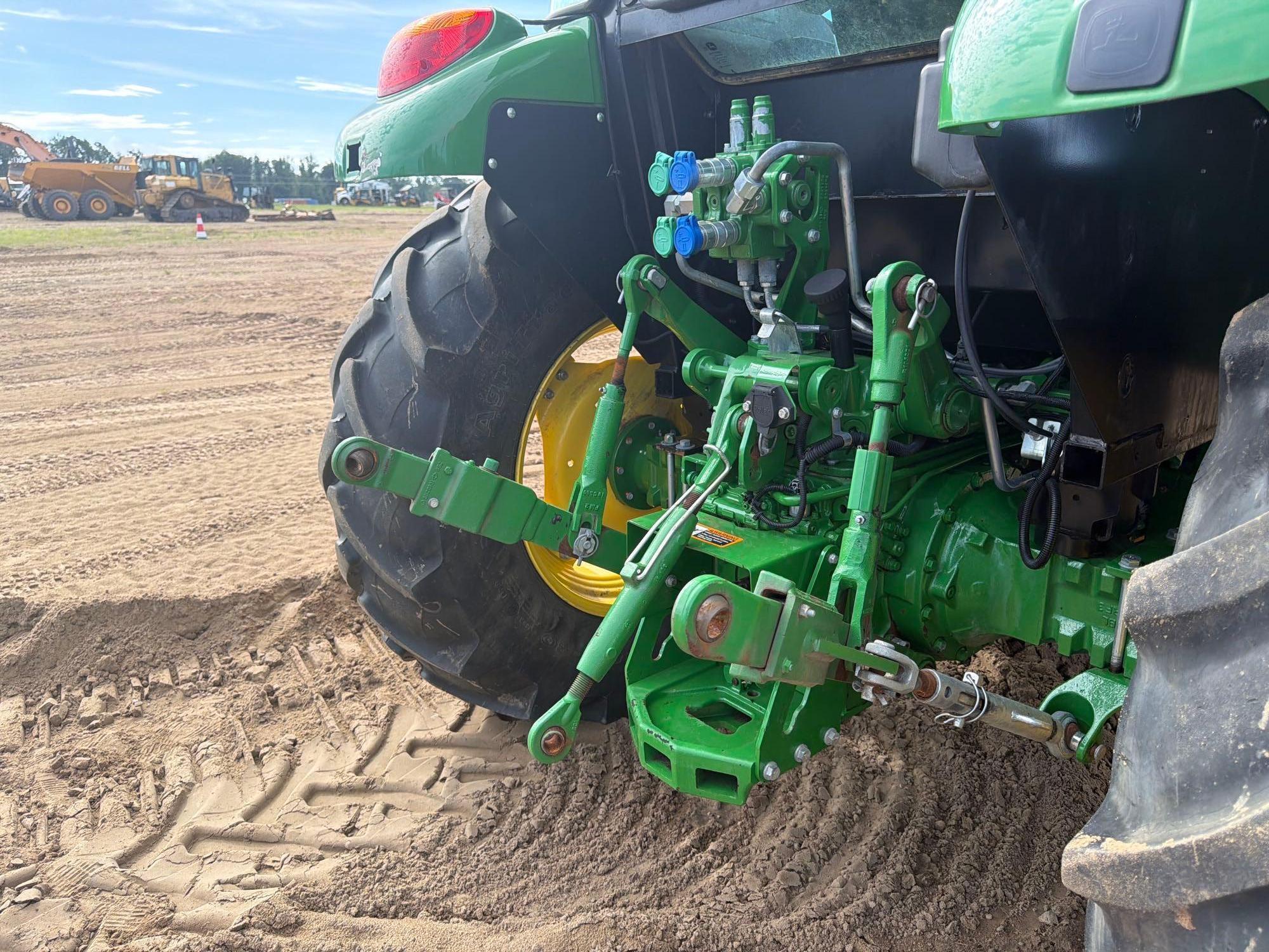 John Deere 5100E