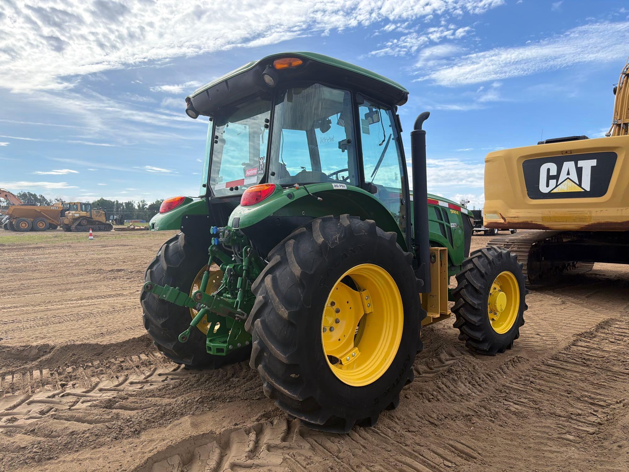 John Deere 5100E