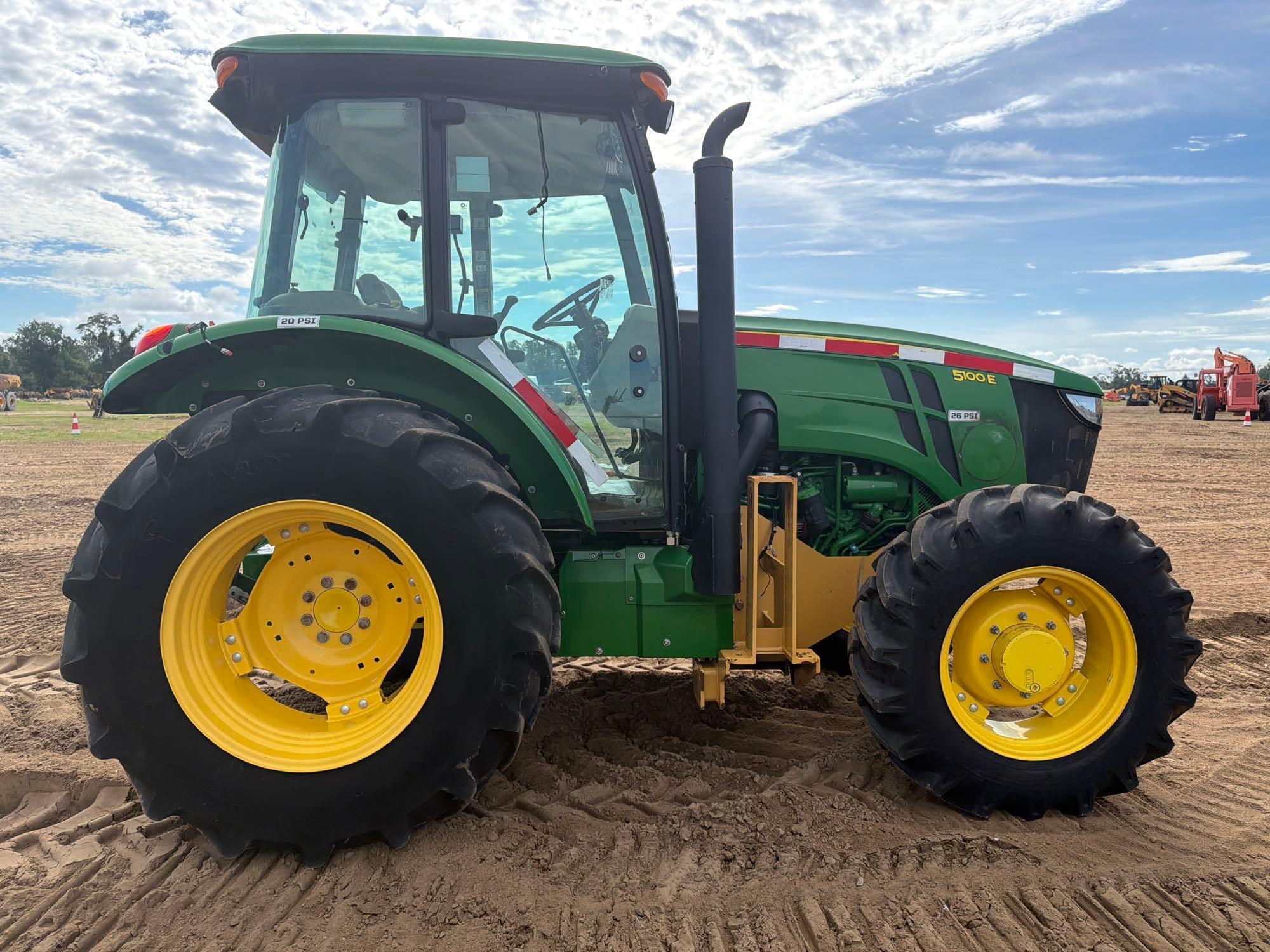 John Deere 5100E