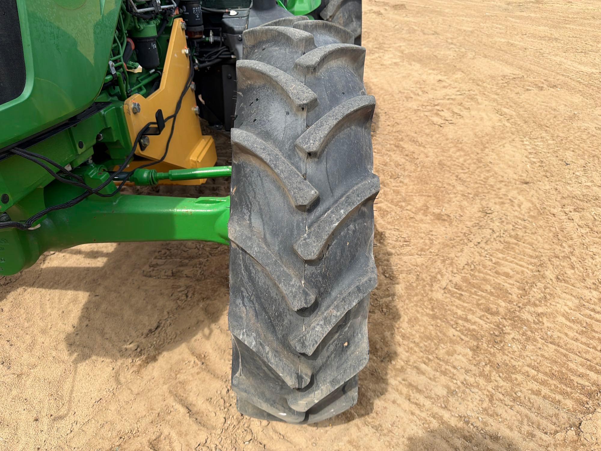 John Deere 5100E