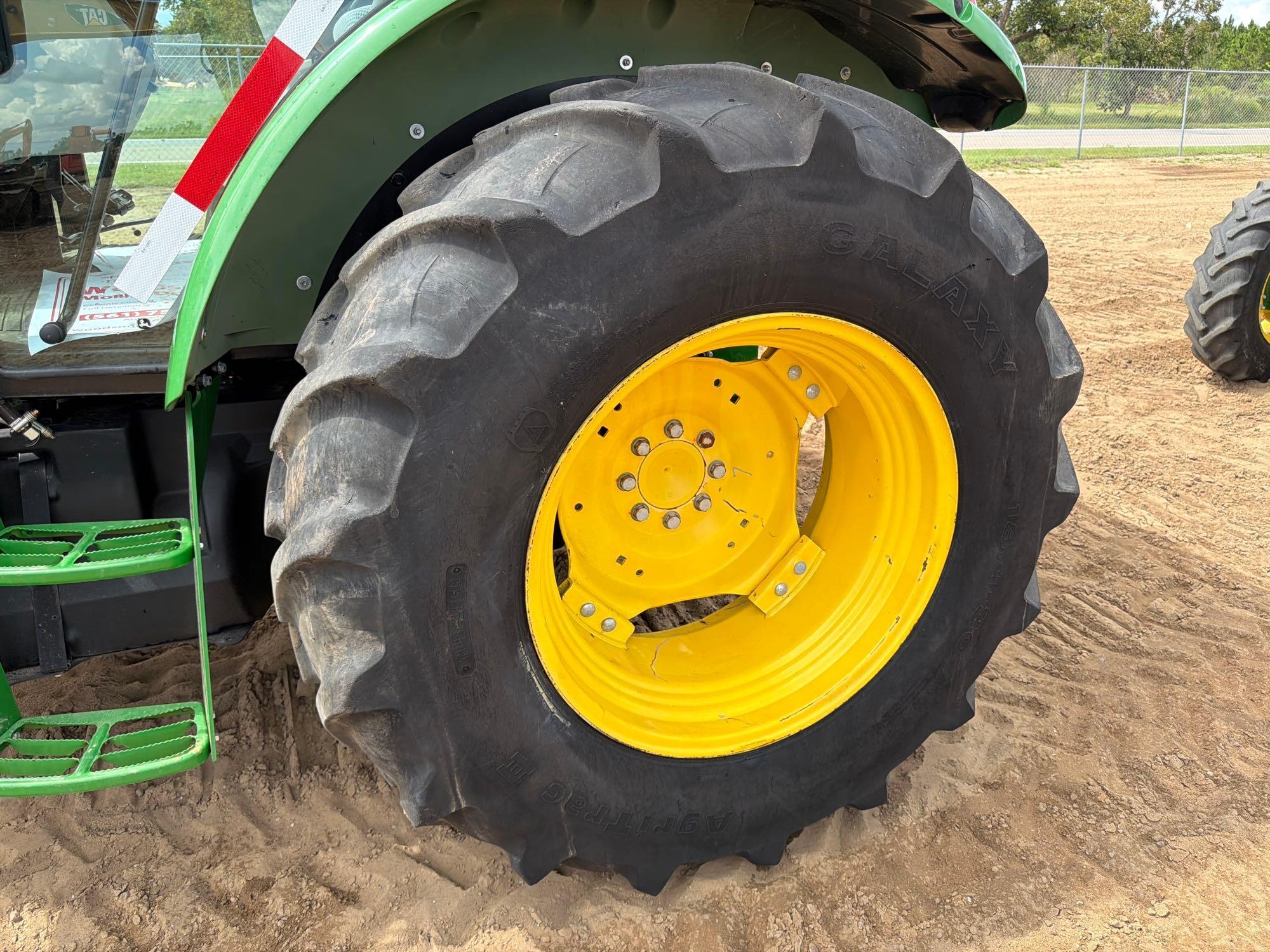 John Deere 5100E
