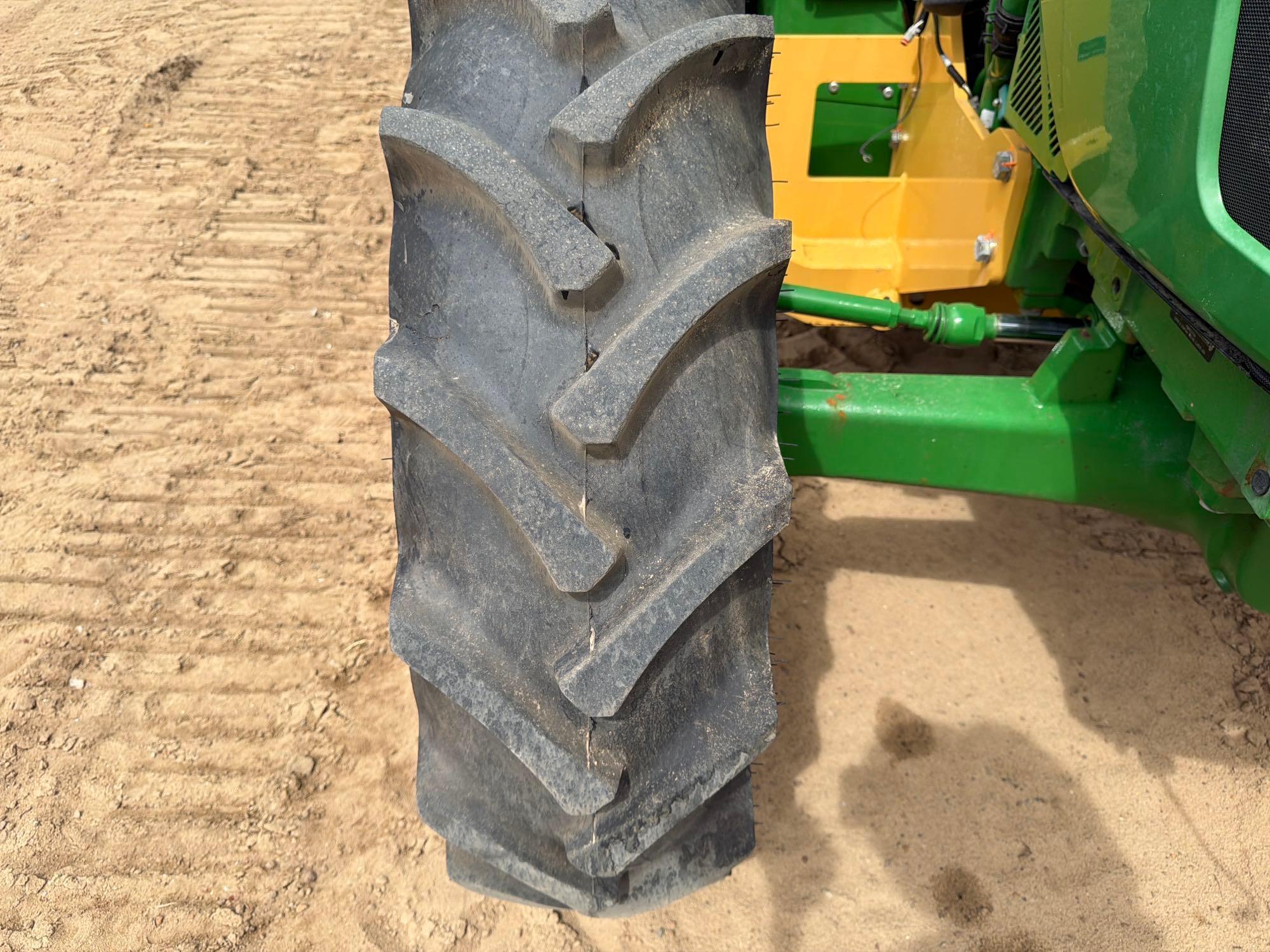John Deere 5100E