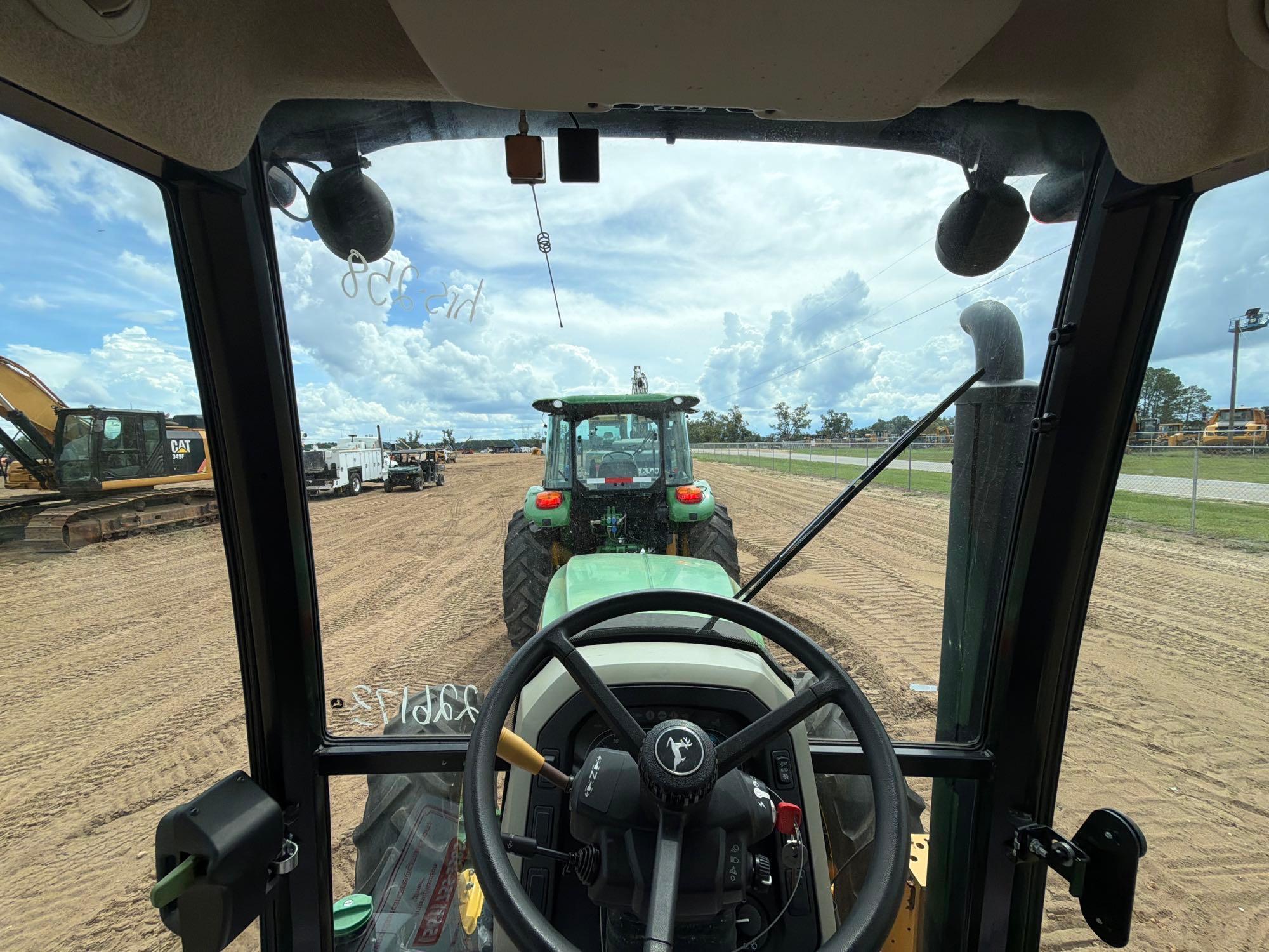 John Deere 5100E