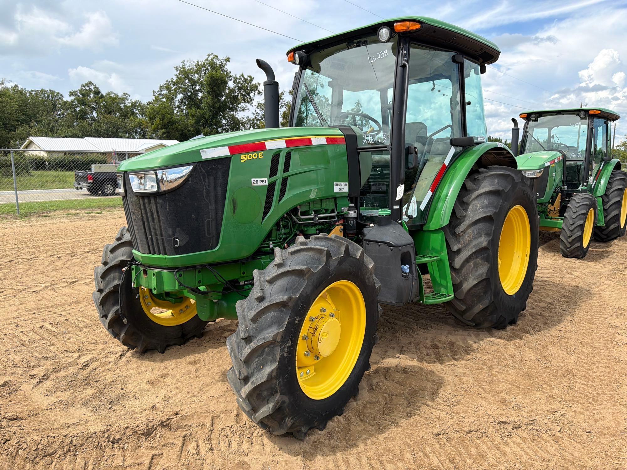 John Deere 5100E