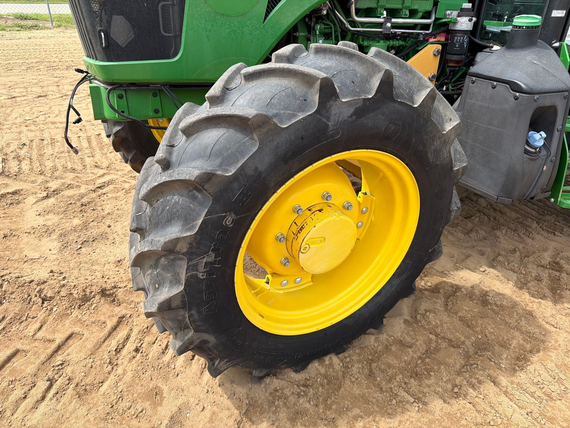 John Deere 5100E