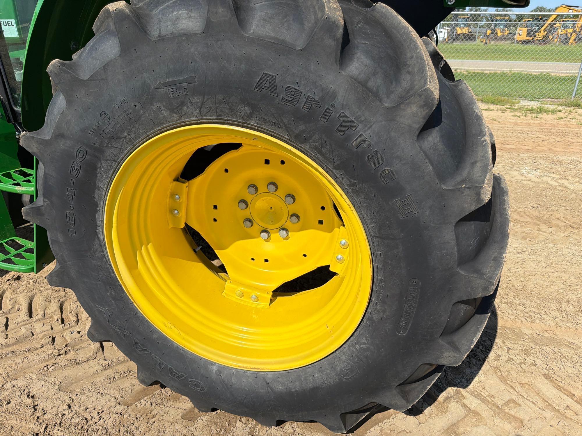John Deere 5100E