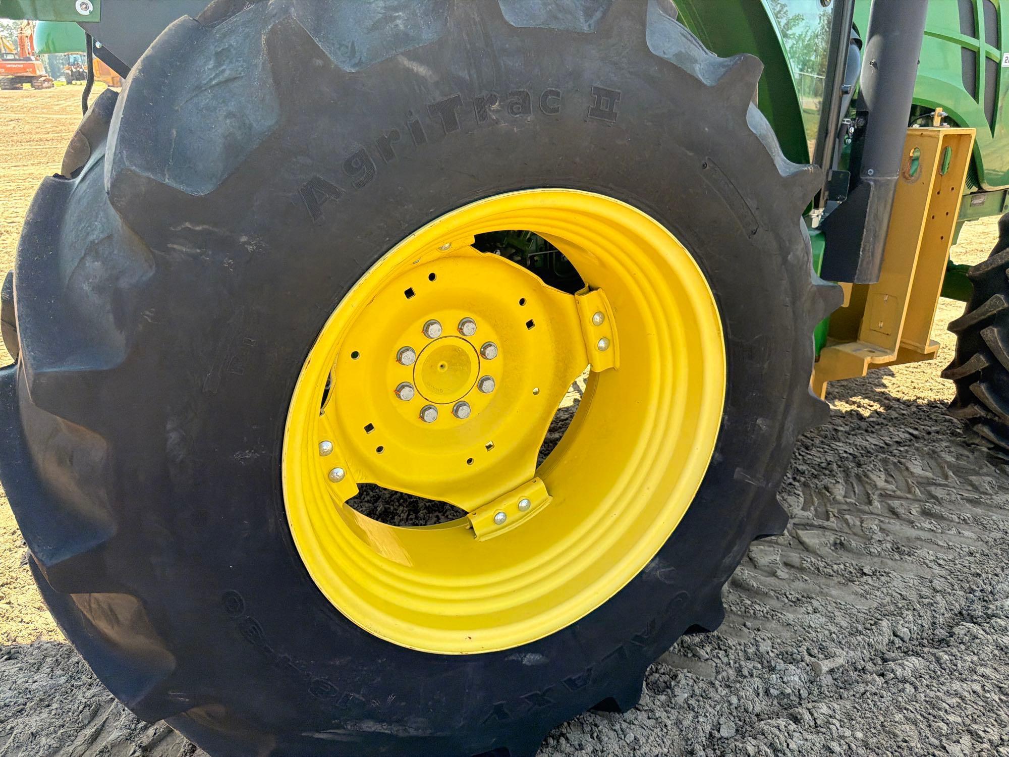 John Deere 5100E