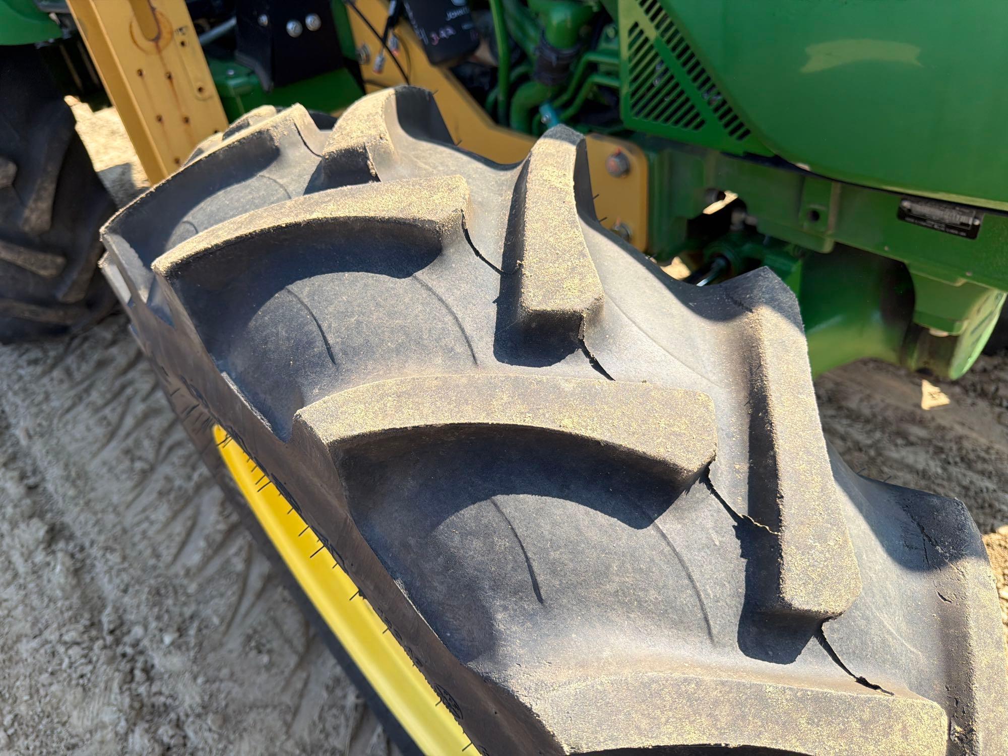John Deere 5100E