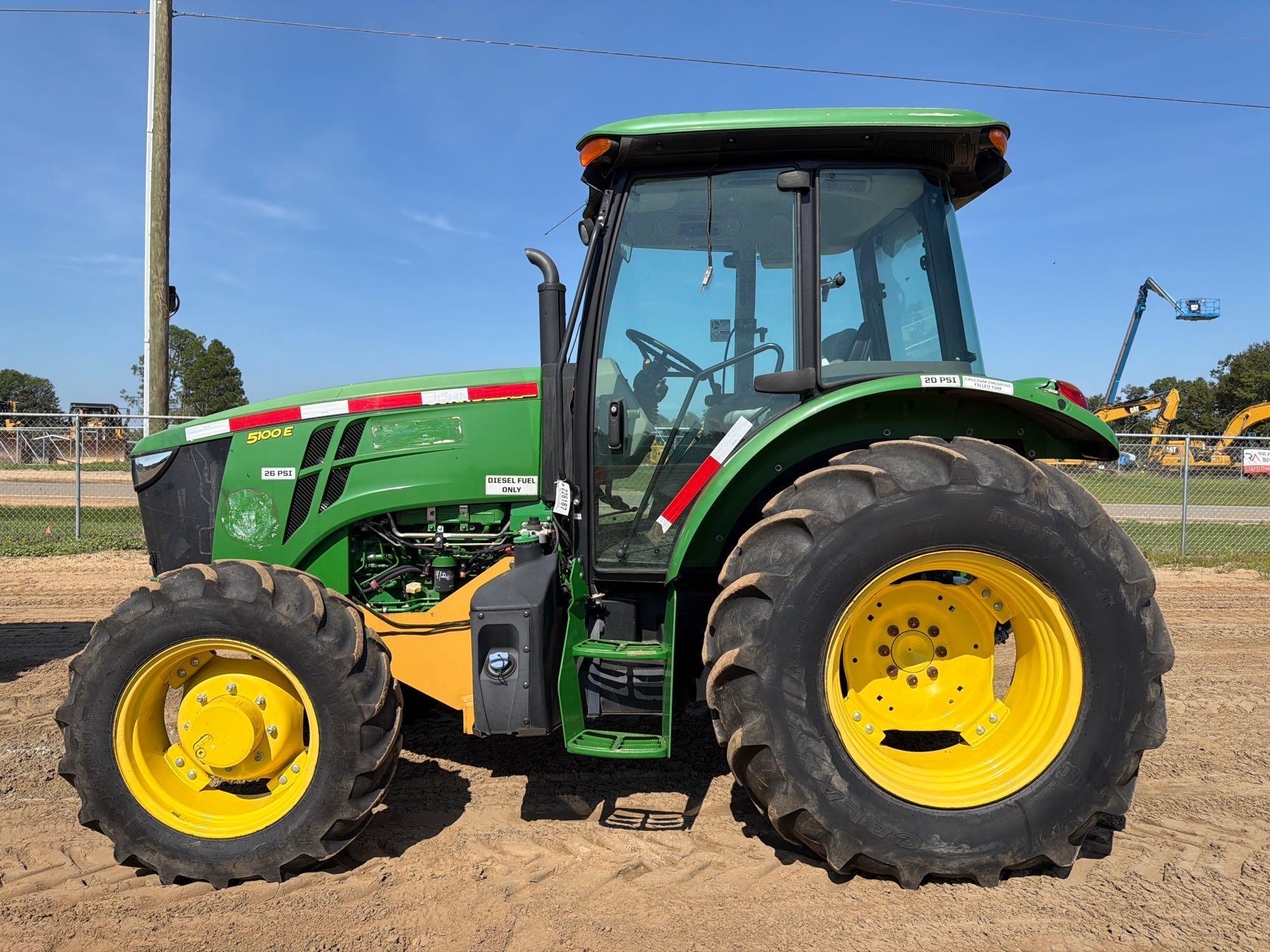 John Deere 5100E
