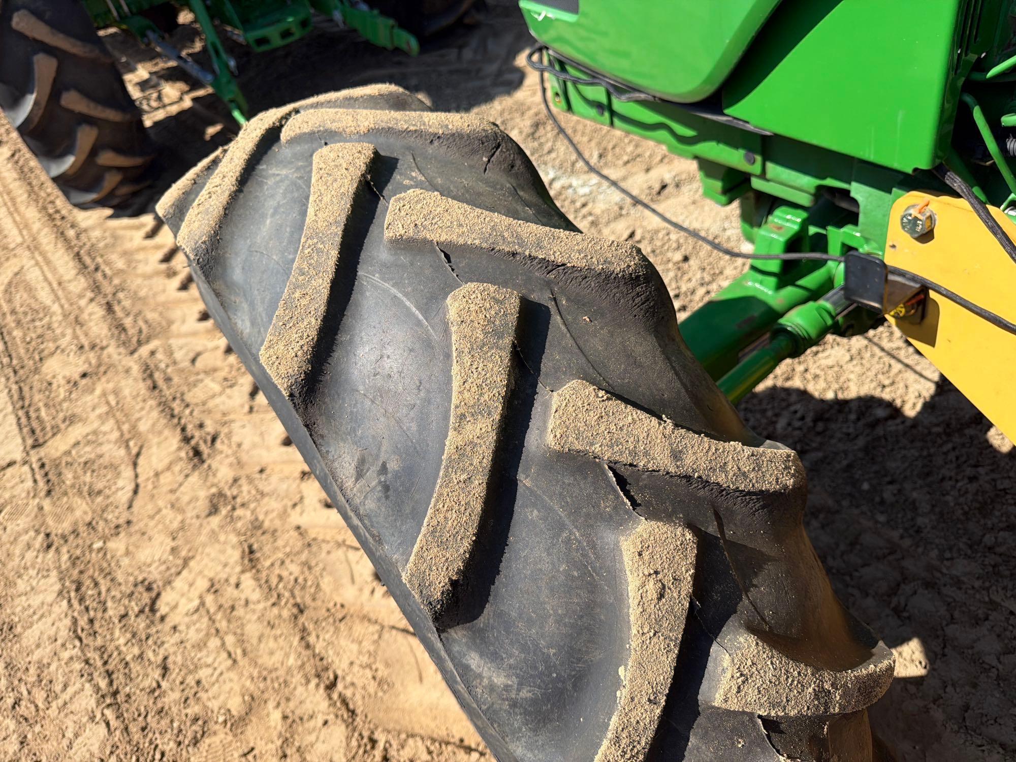 John Deere 5100E