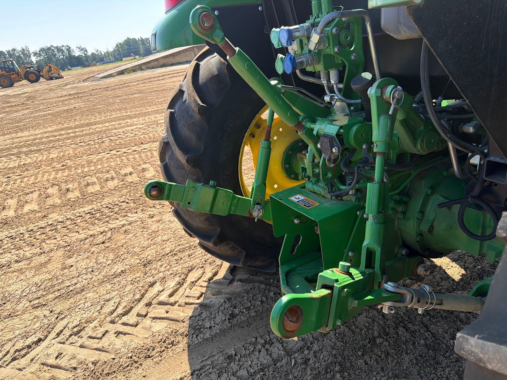John Deere 5100E