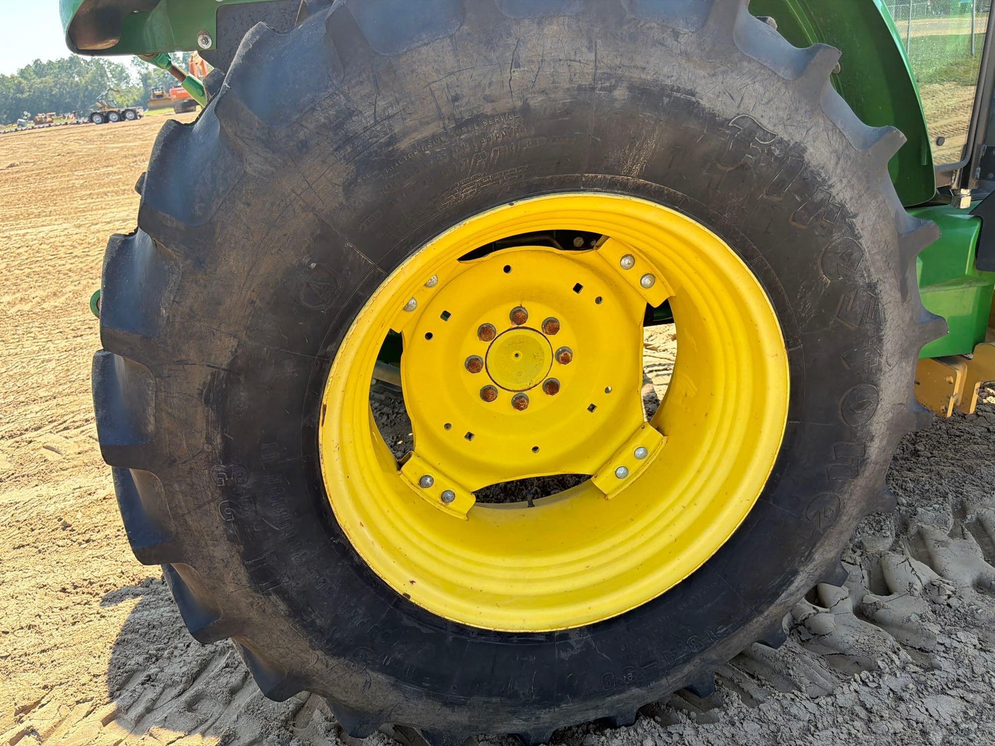 John Deere 5100E
